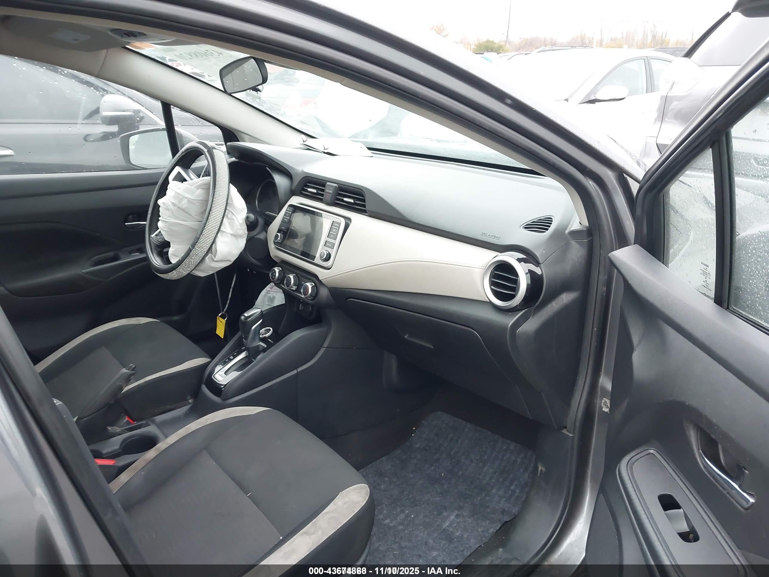 NISSAN VERSA image 5