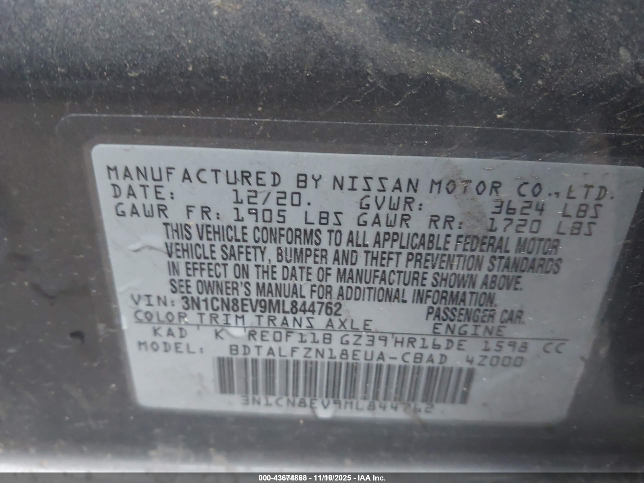 NISSAN VERSA image 9