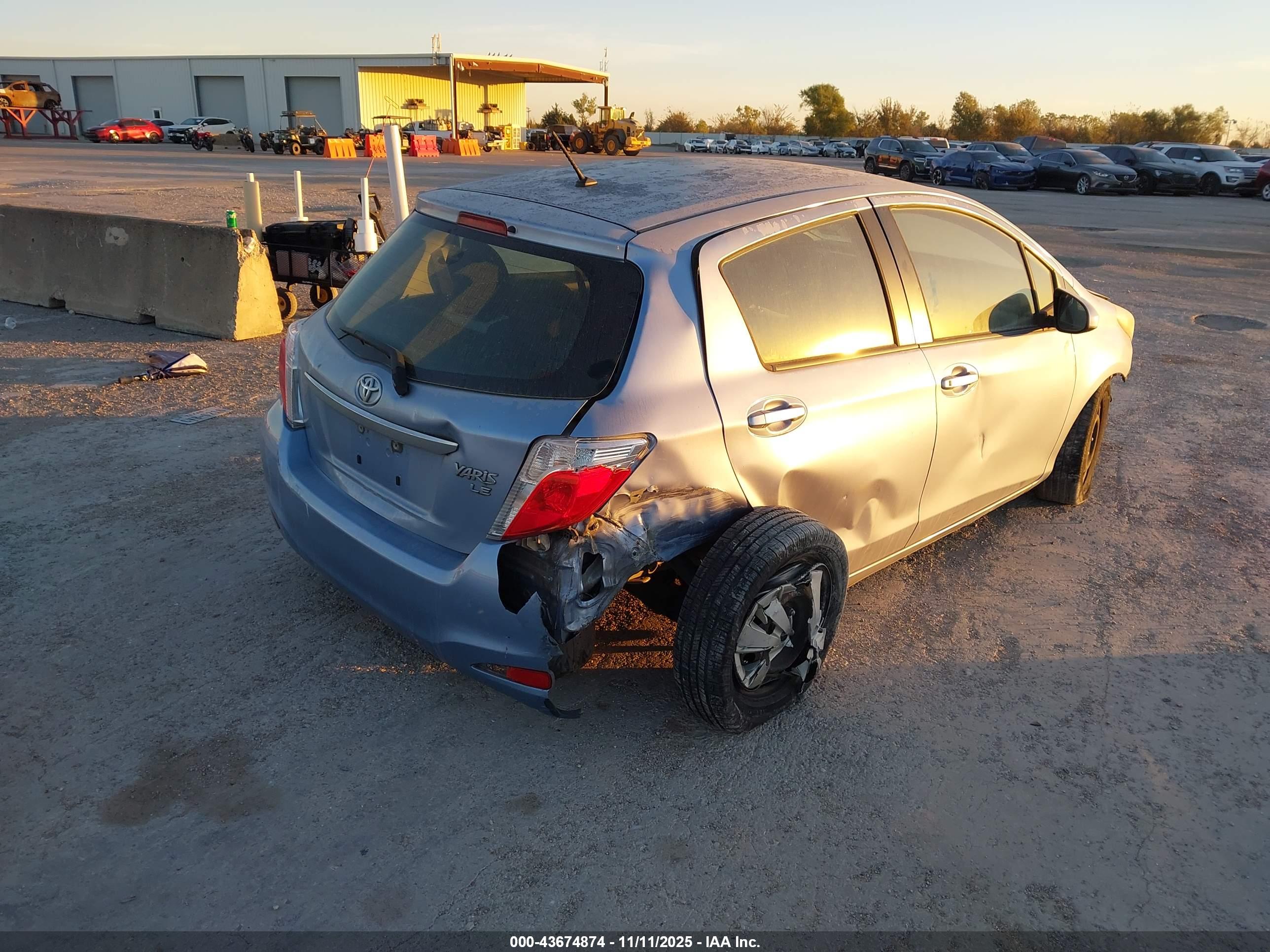TOYOTA YARIS image 4