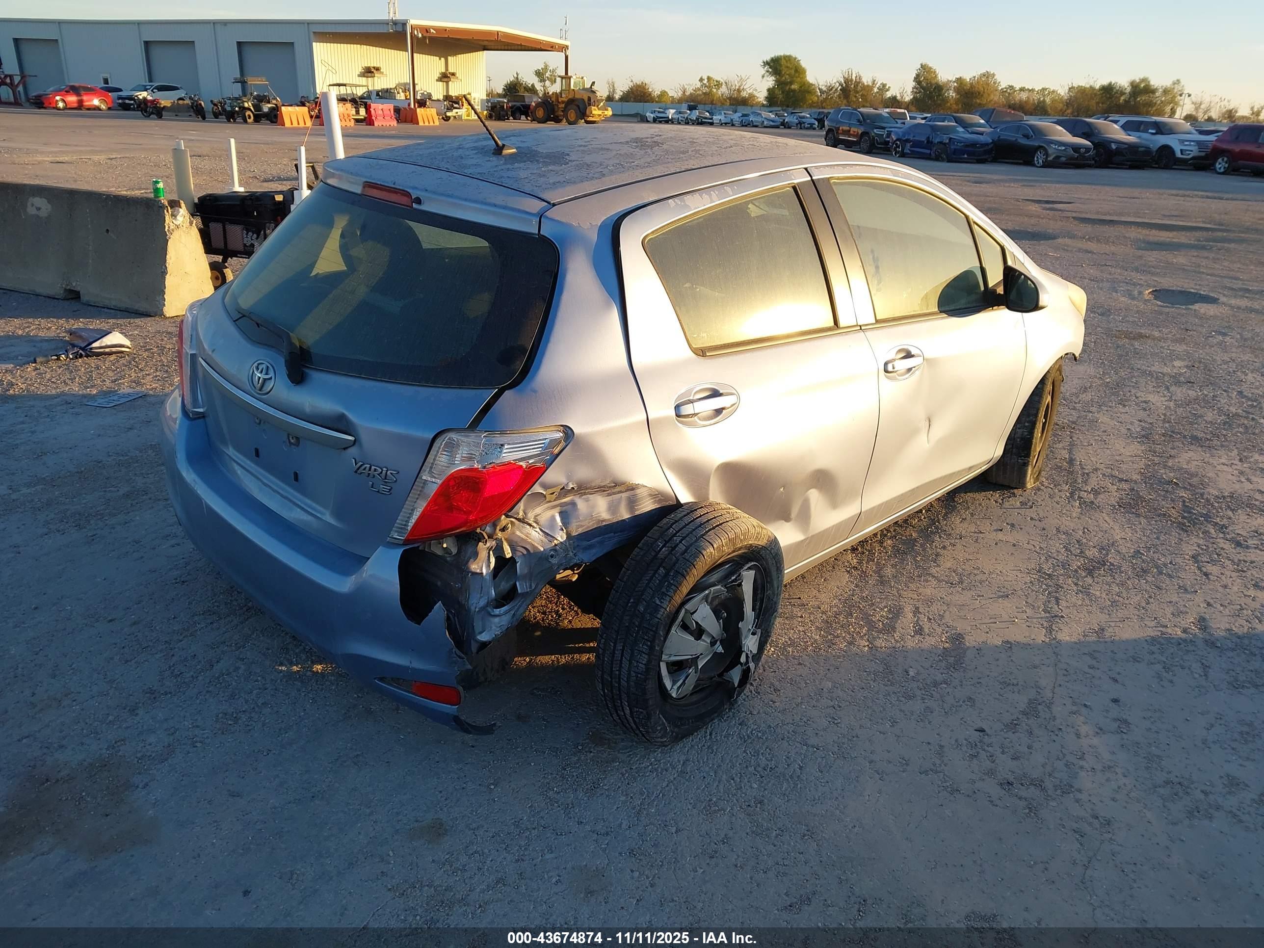 TOYOTA YARIS image 6