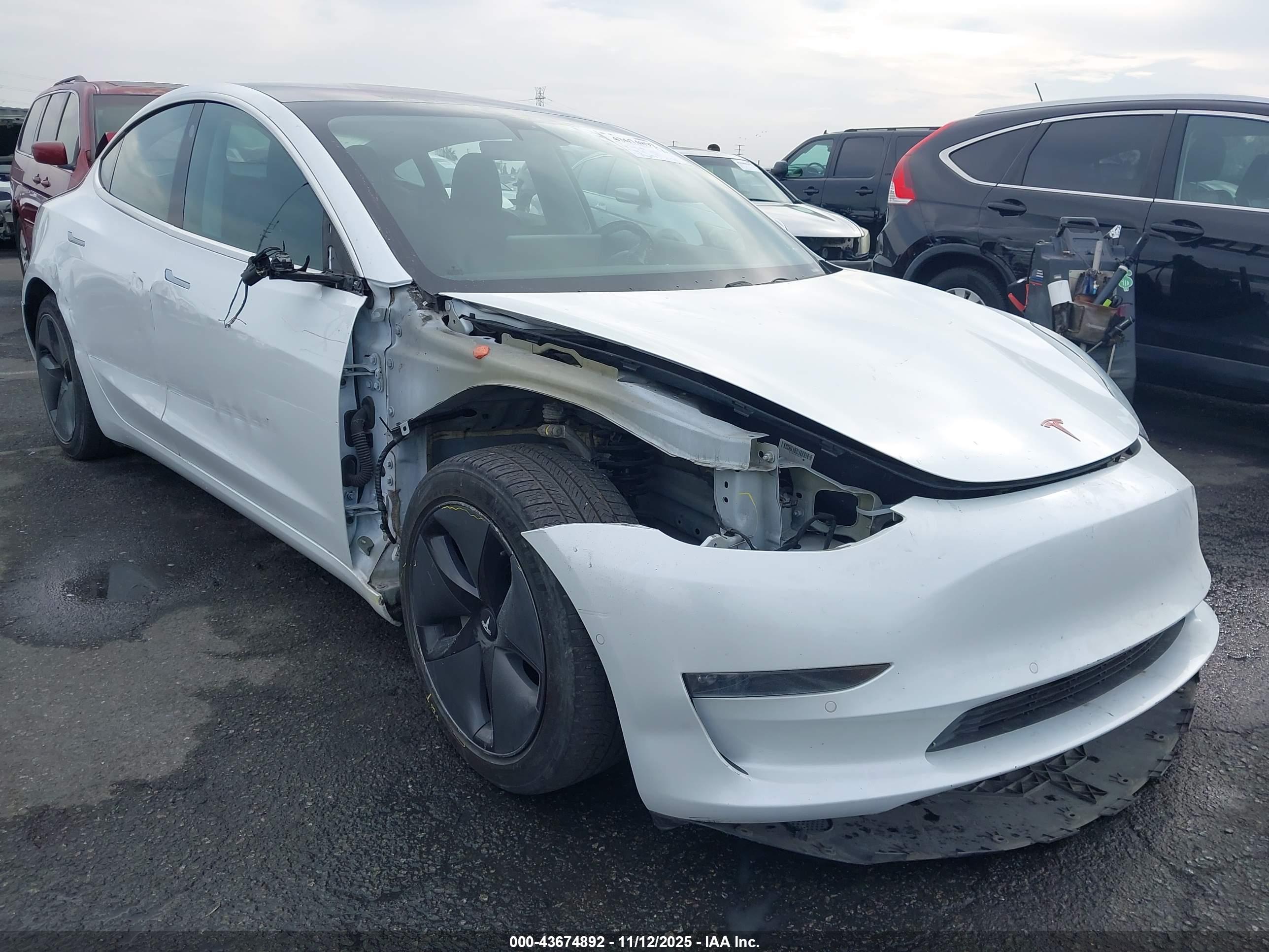 TESLA MODEL image 6