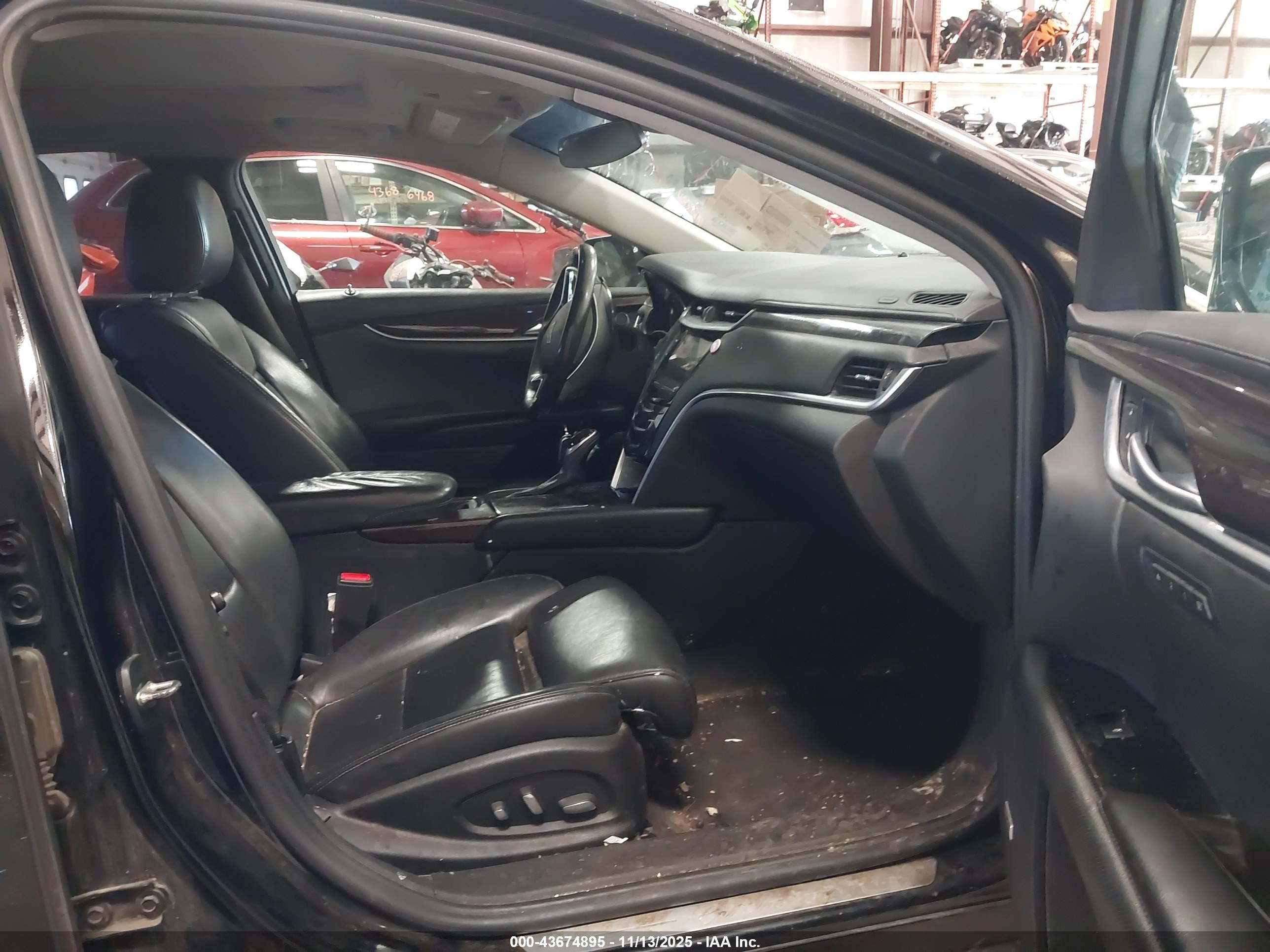 CADILLAC XTS image 5