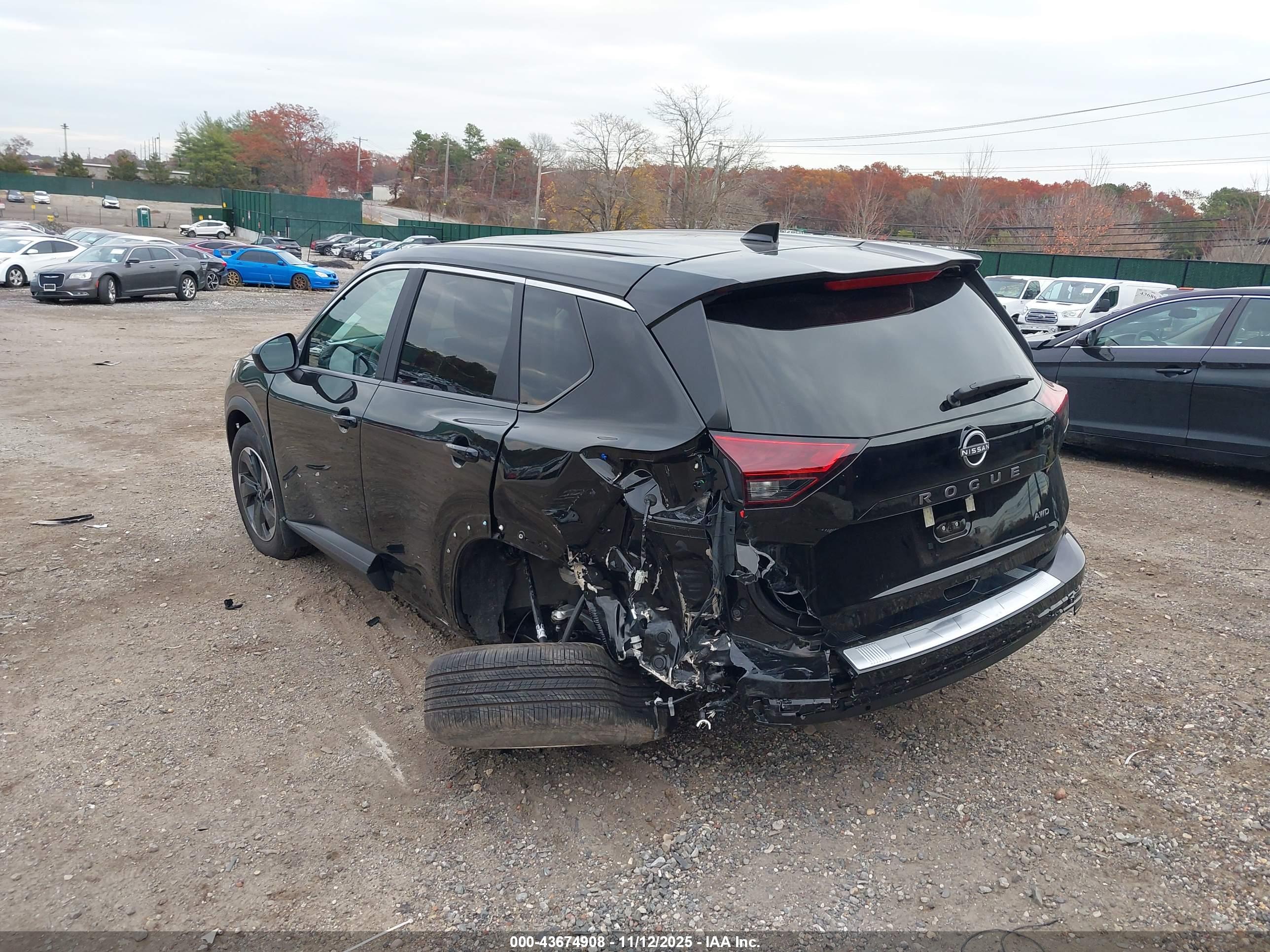 NISSAN ROGUE image 3