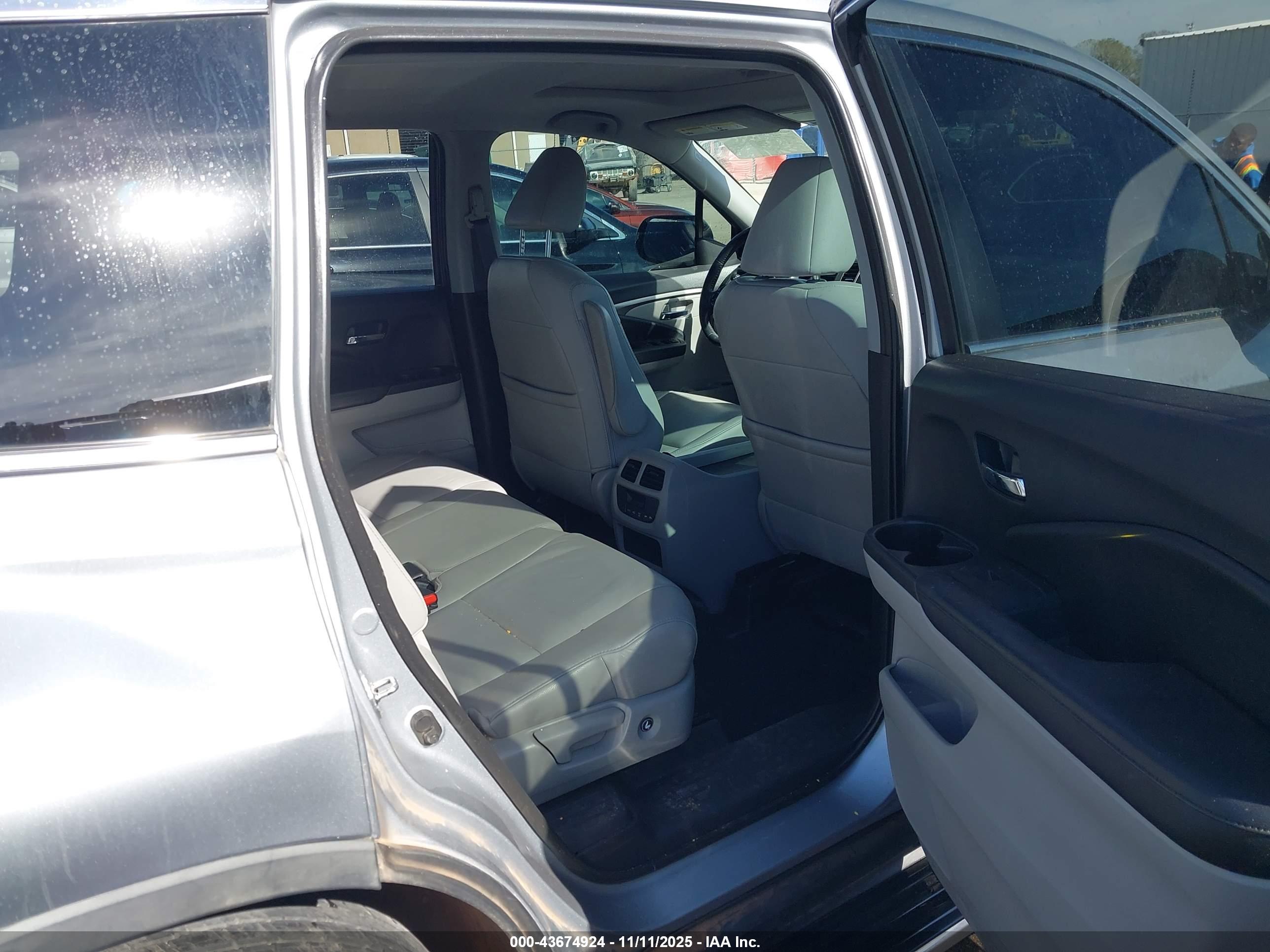 HONDA PILOT image 8