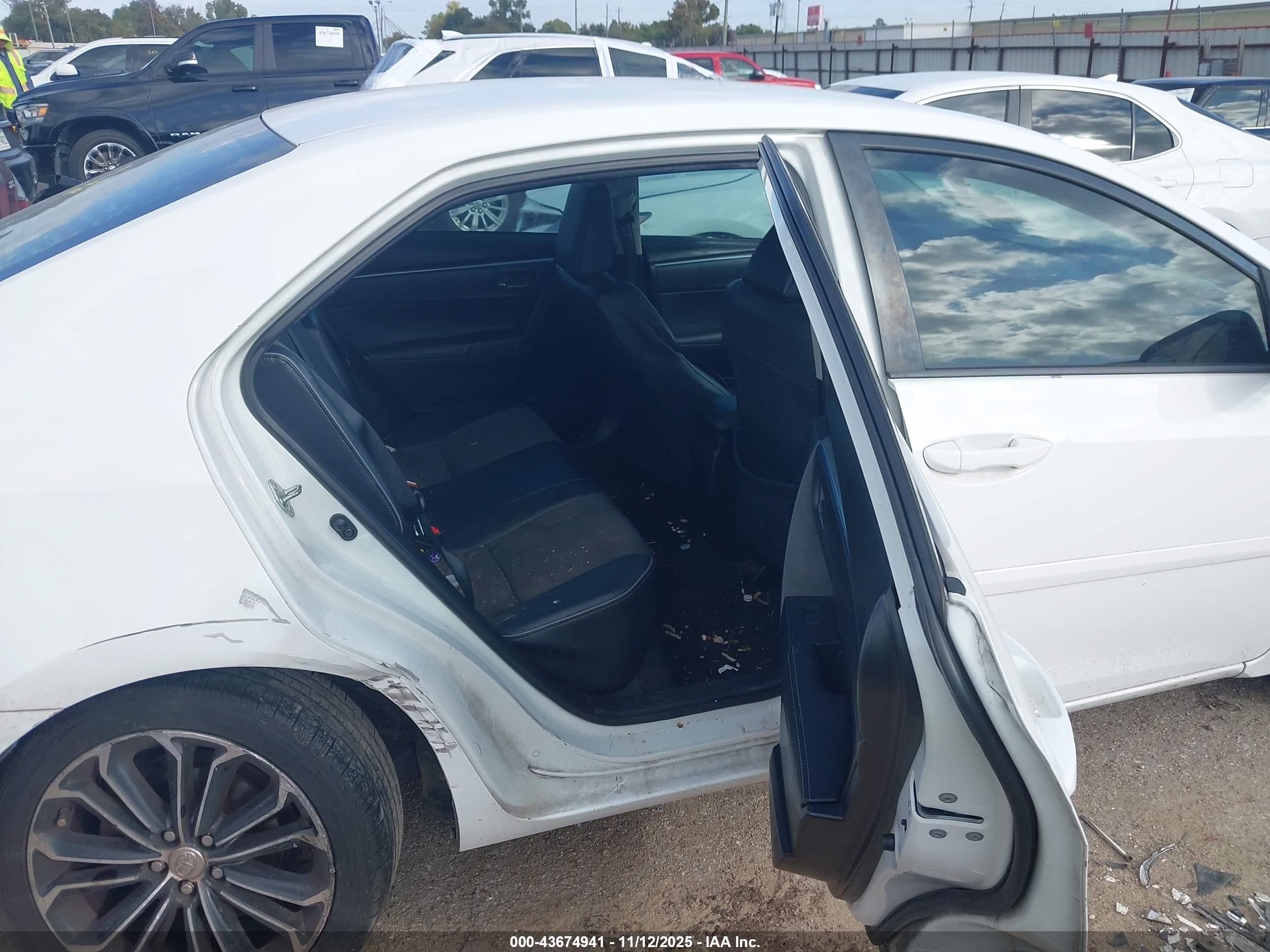 TOYOTA COROLLA image 8