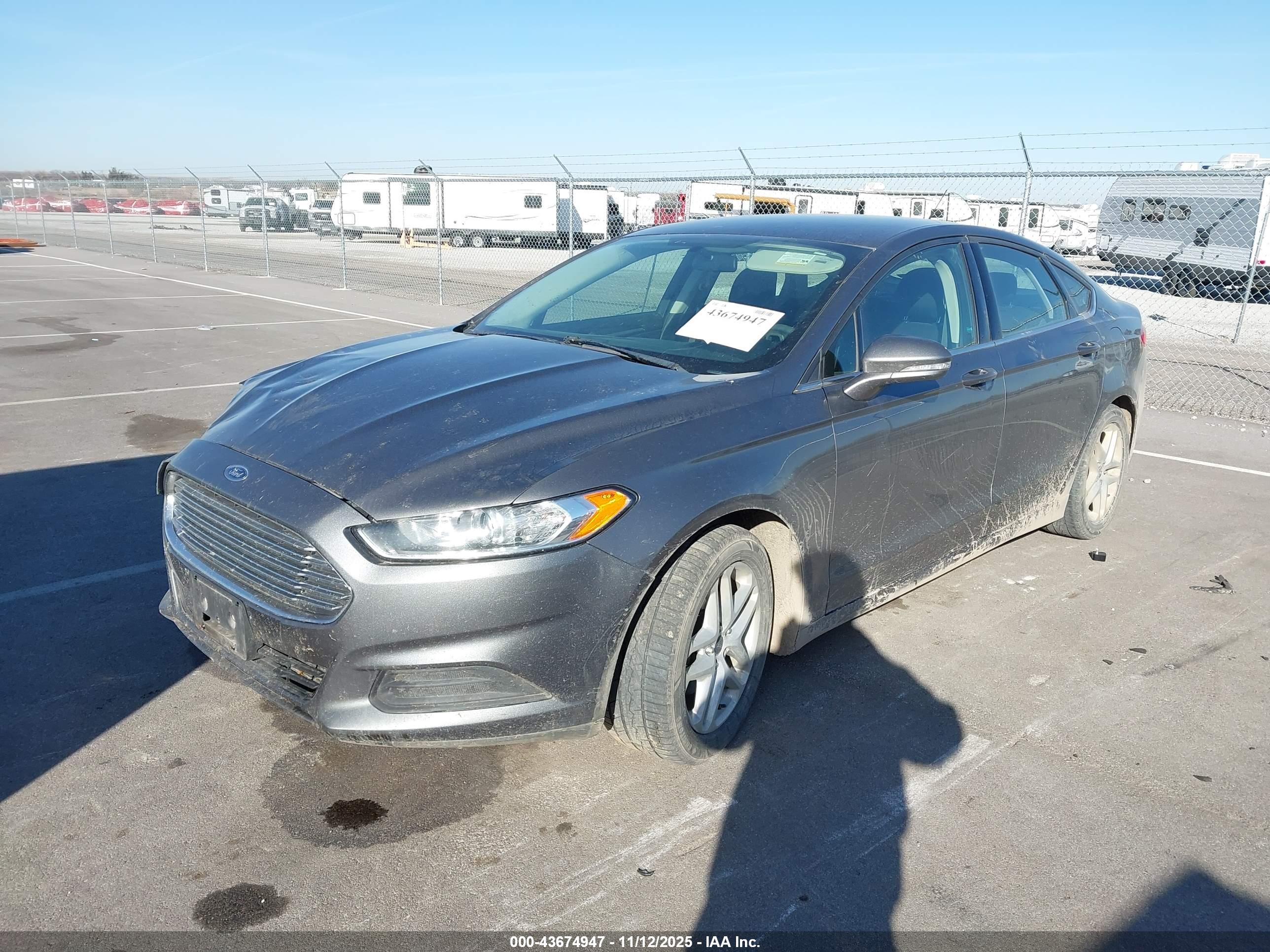 FORD FUSION image 2