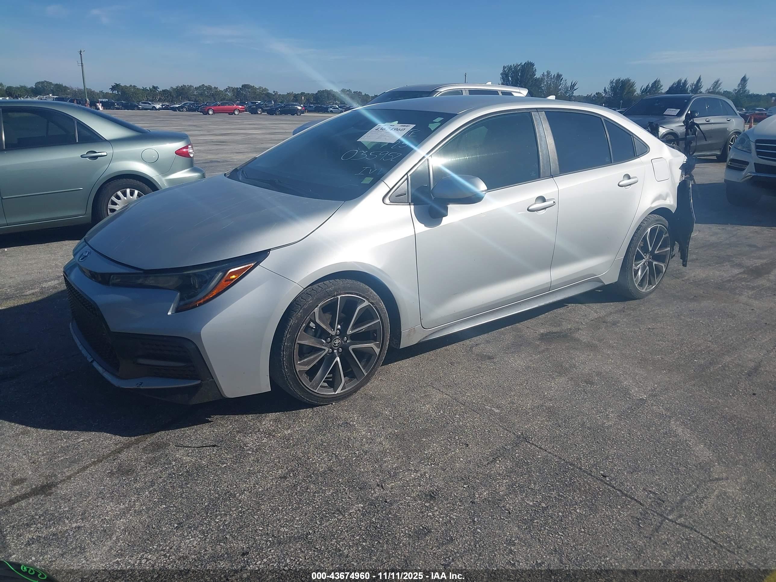 TOYOTA COROLLA image 2