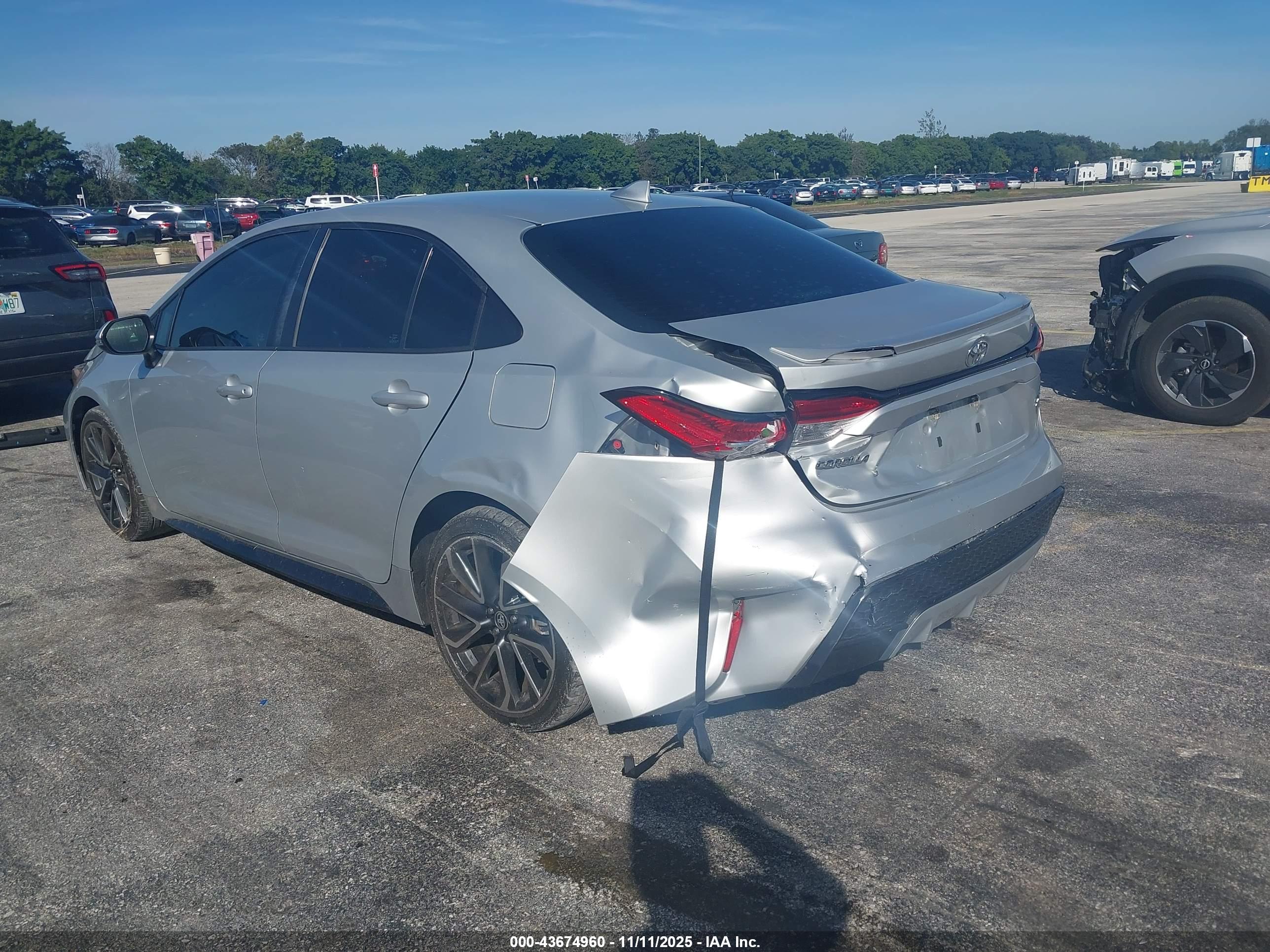 TOYOTA COROLLA image 6