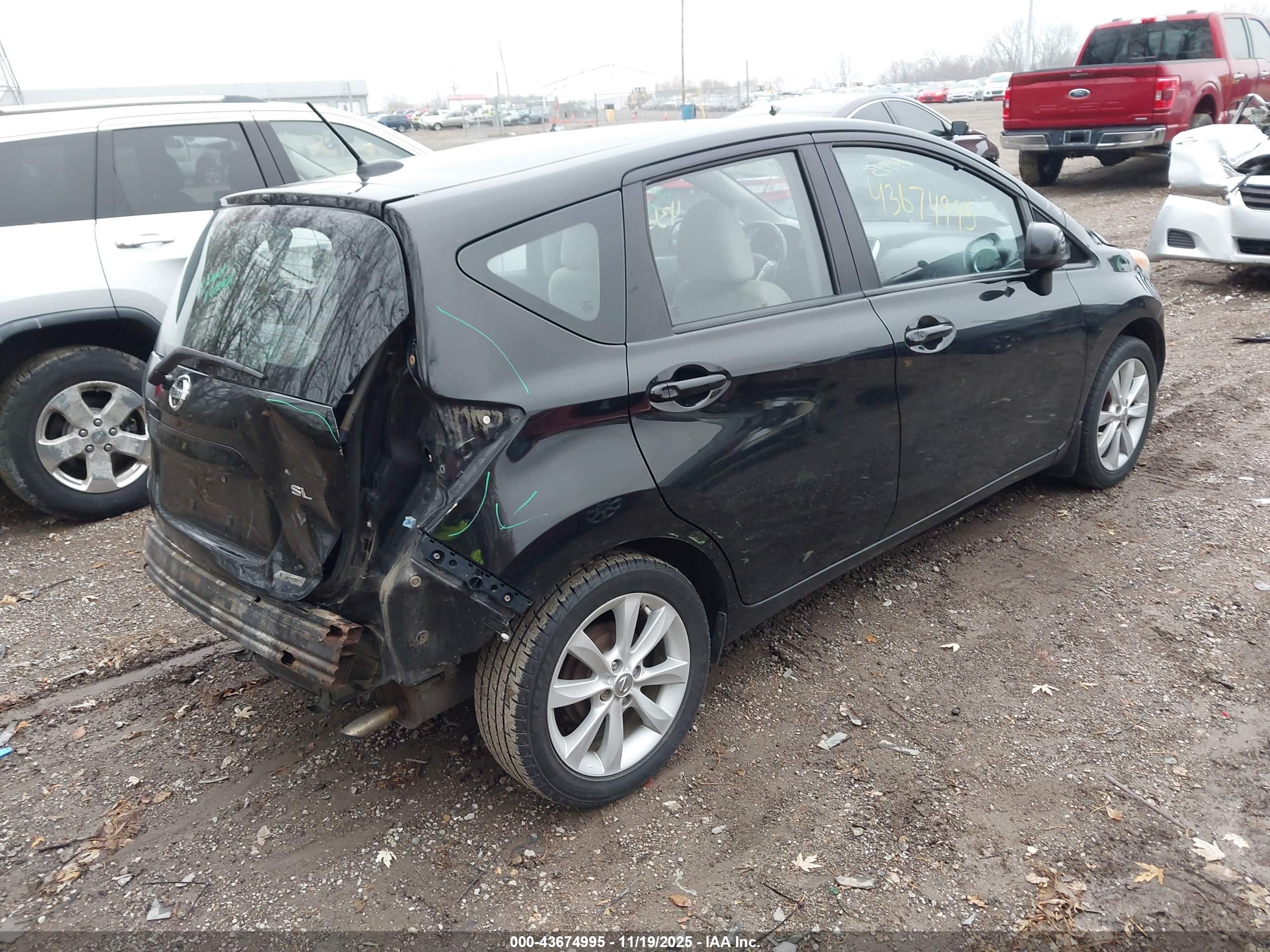 NISSAN VERSA image 4