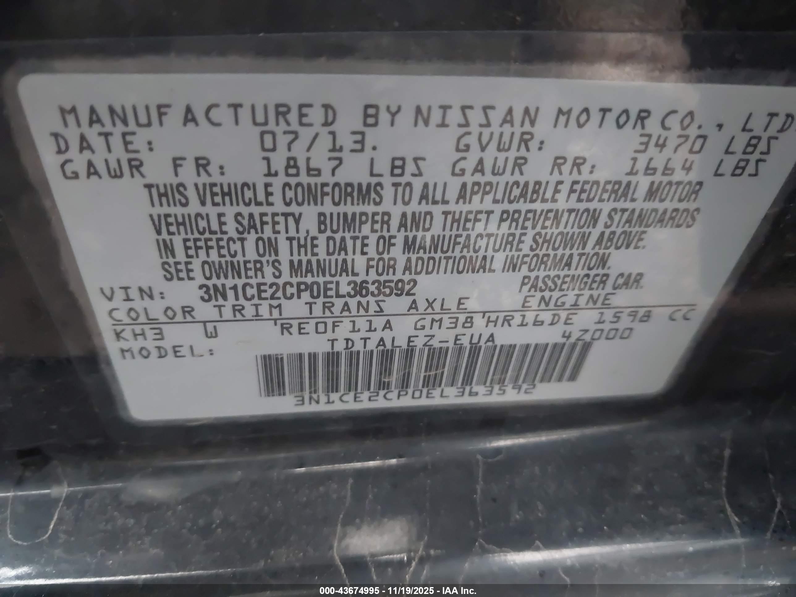 NISSAN VERSA image 9