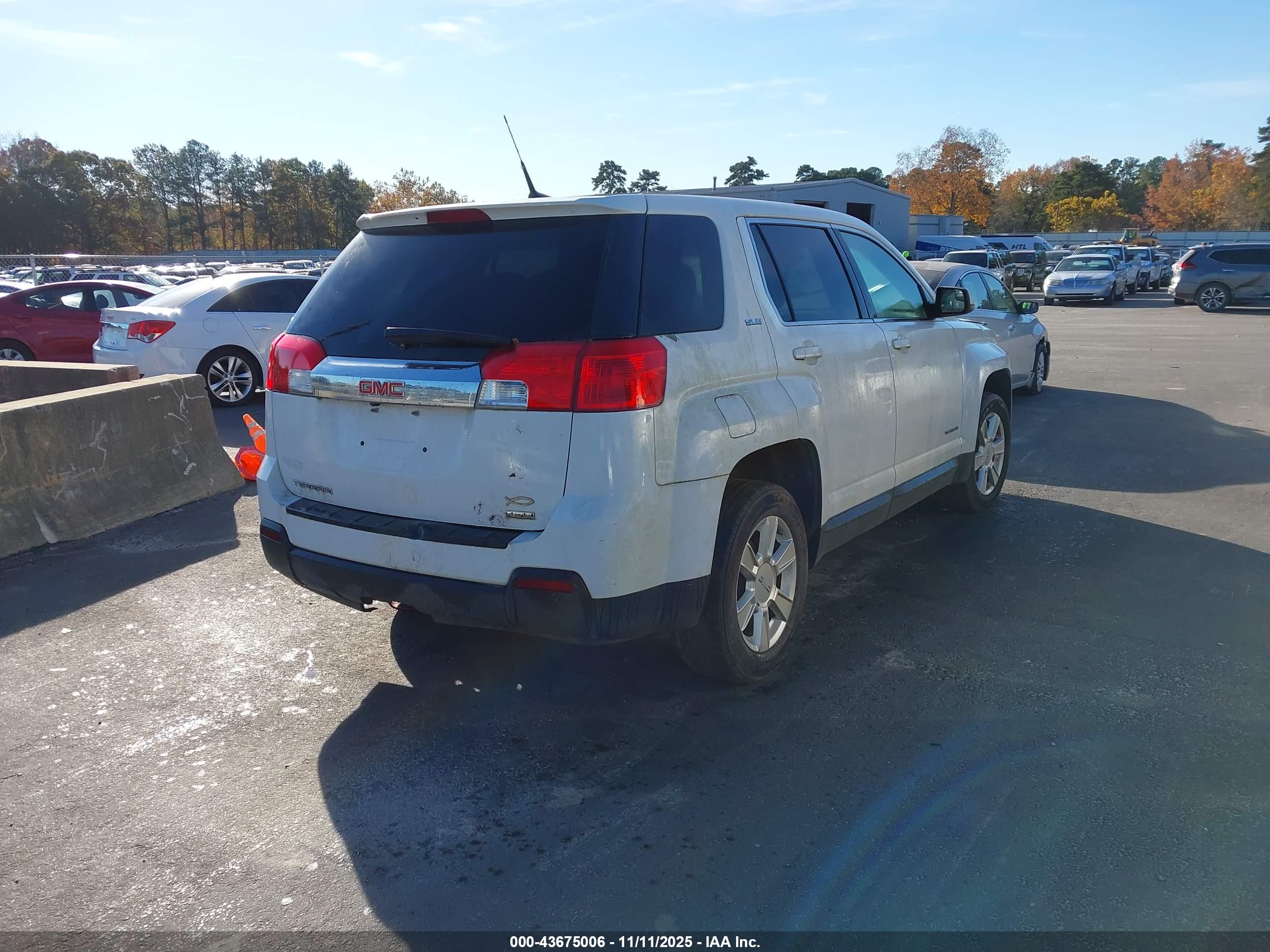 GMC TERRAIN image 4