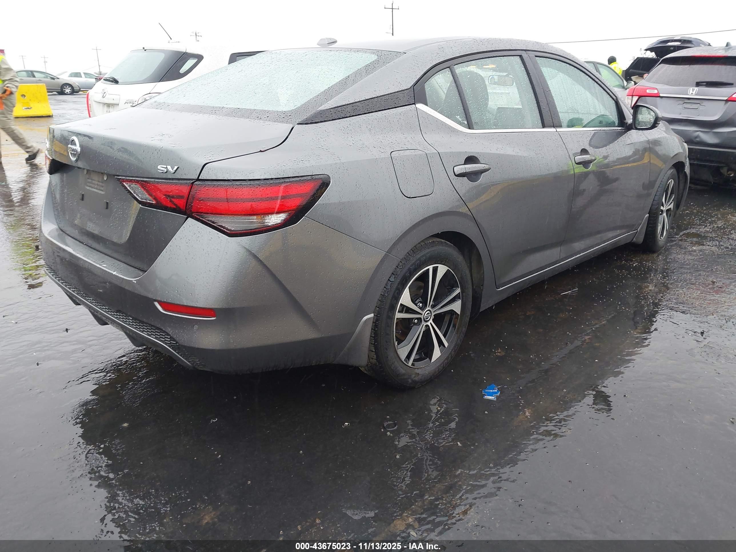 NISSAN SENTRA image 4