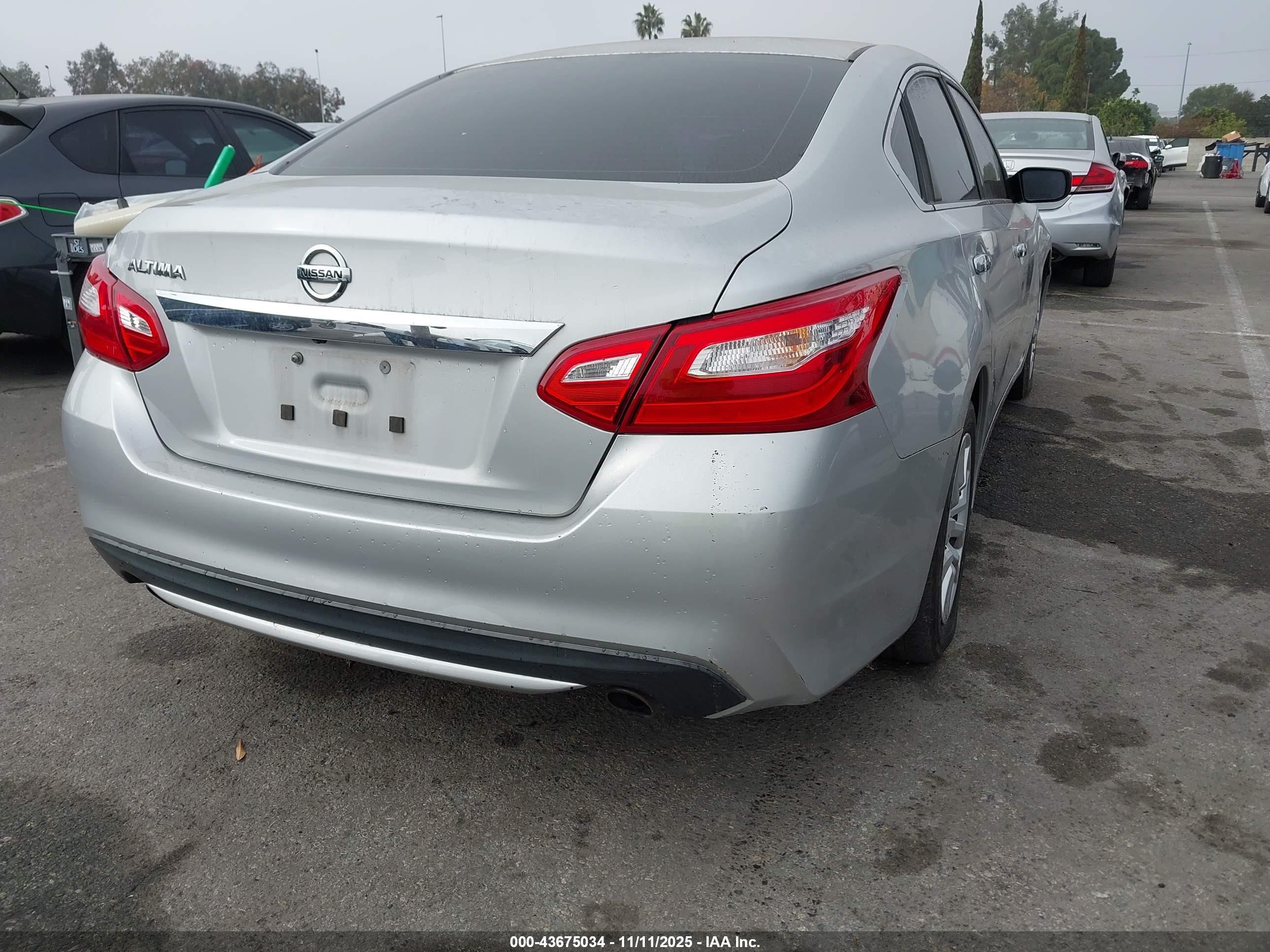 NISSAN ALTIMA image 4