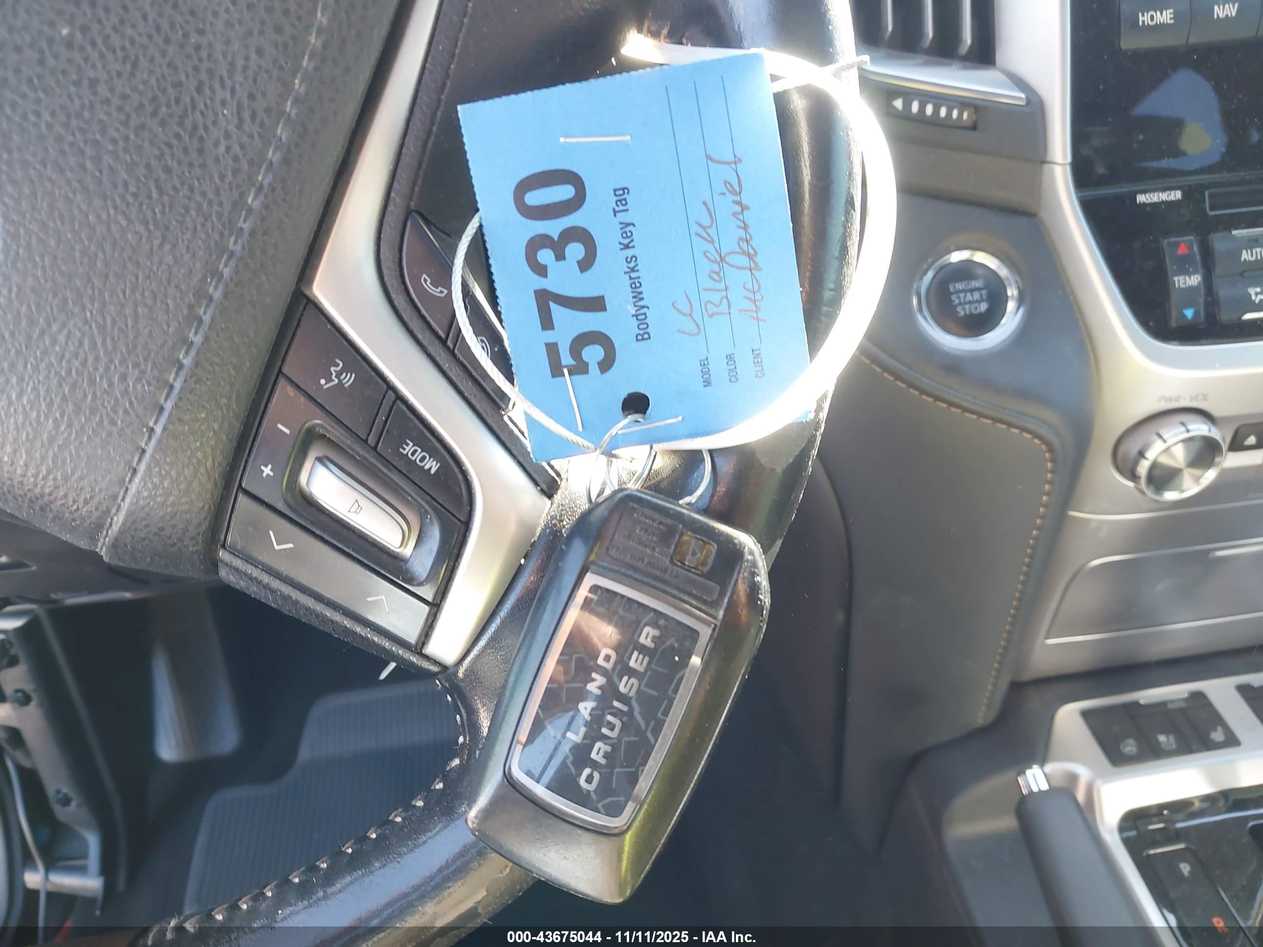 TOYOTA LAND image 11