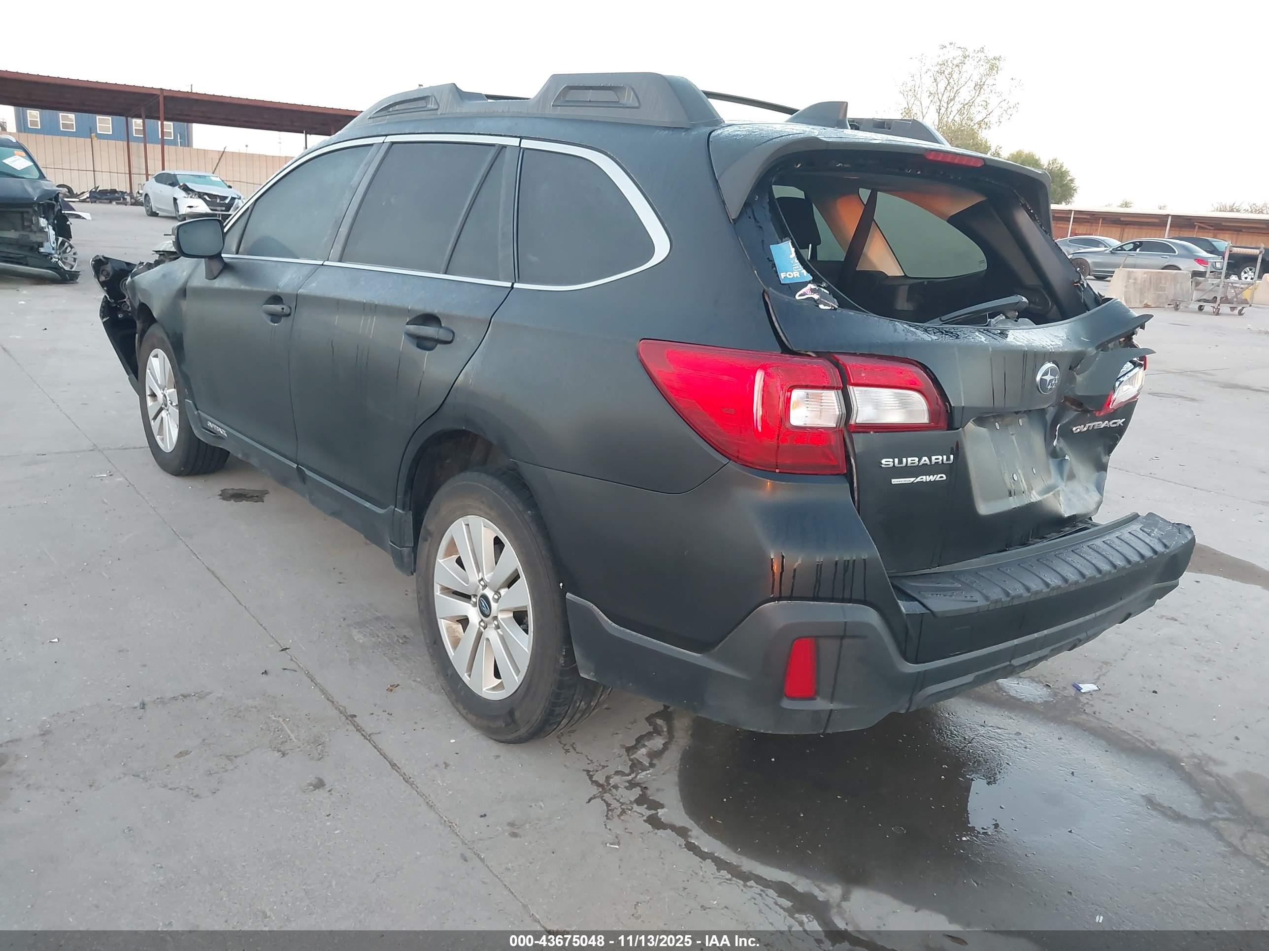 SUBARU OUTBACK image 3