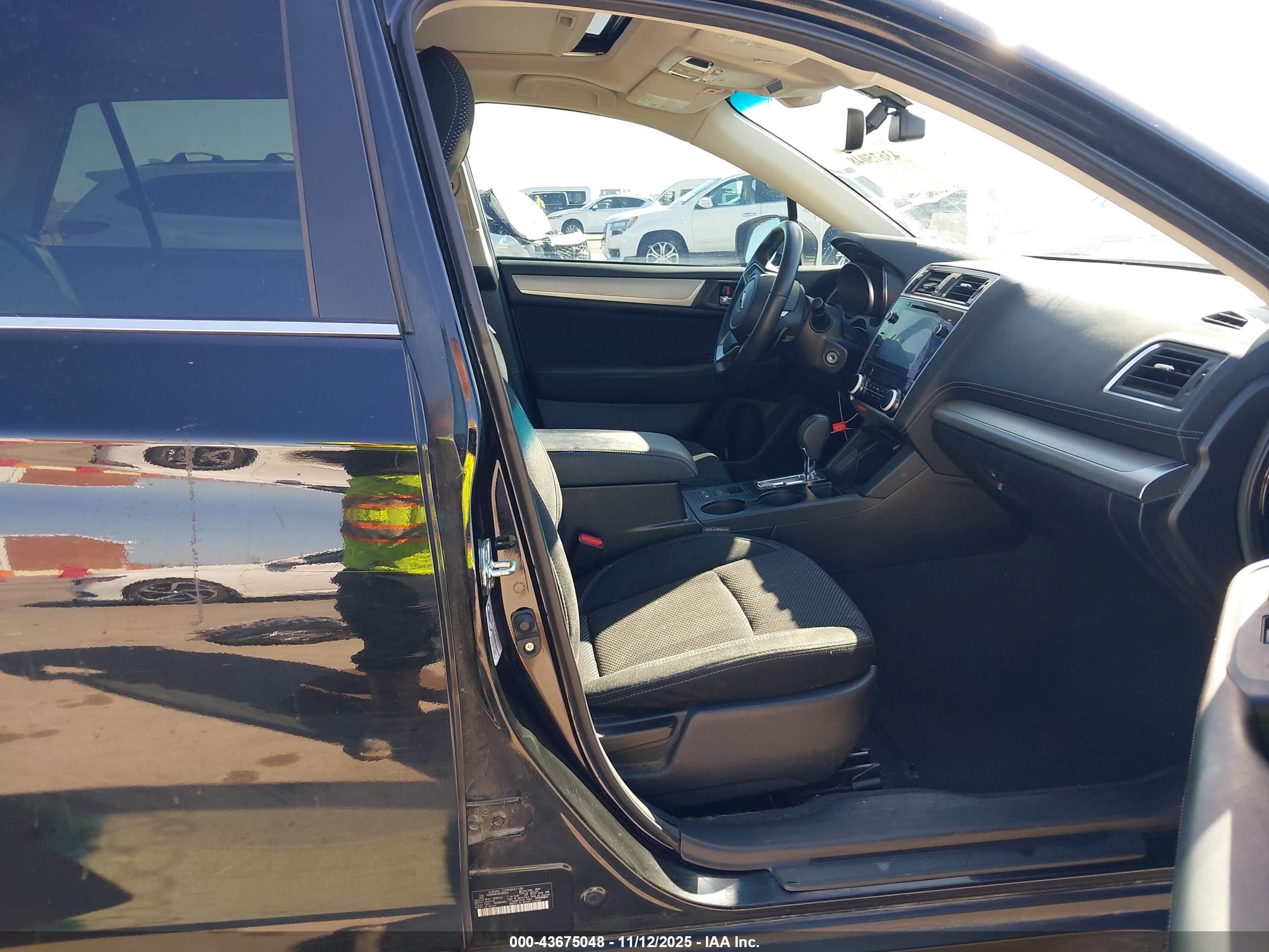 SUBARU OUTBACK image 5
