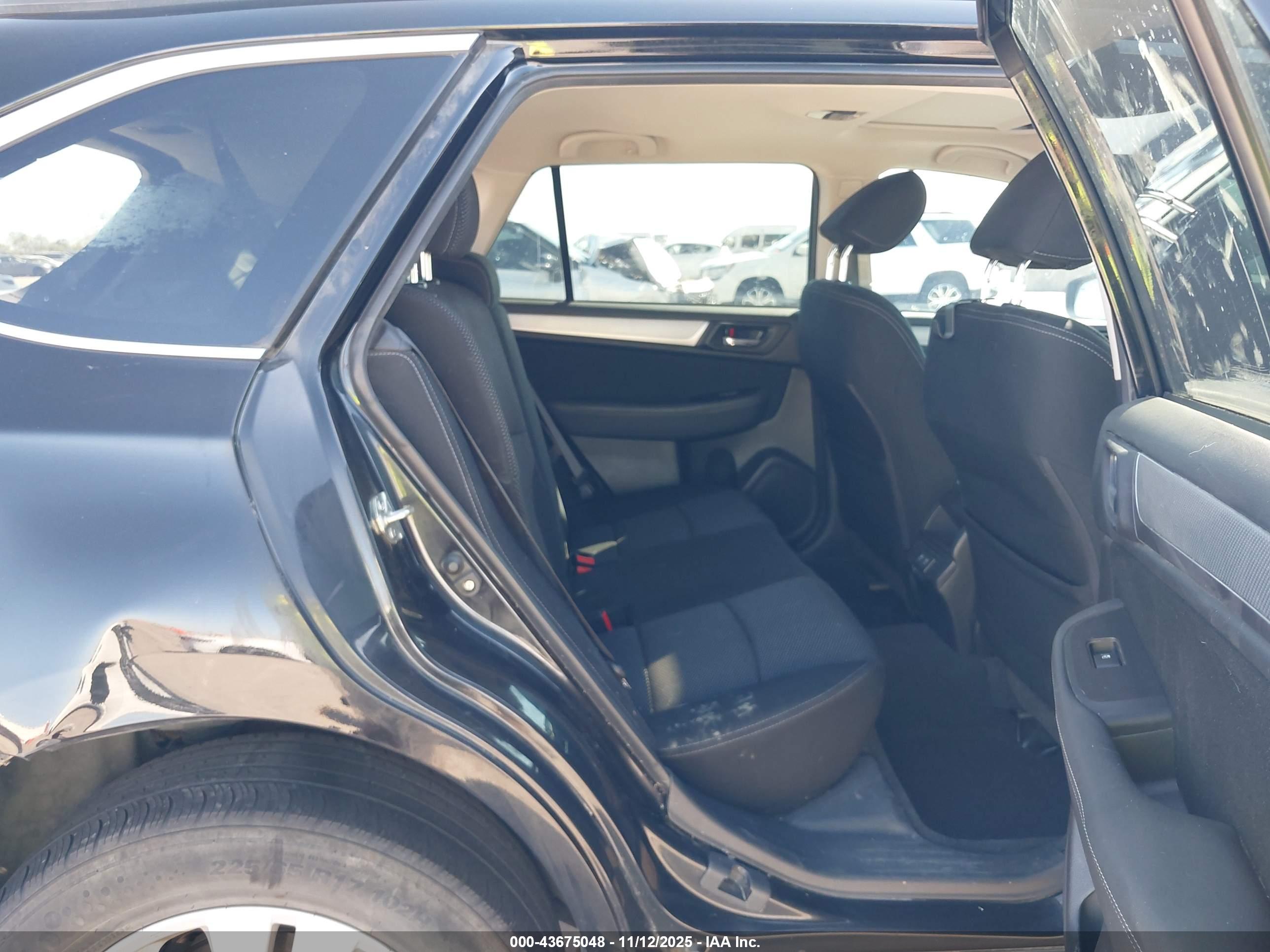SUBARU OUTBACK image 8