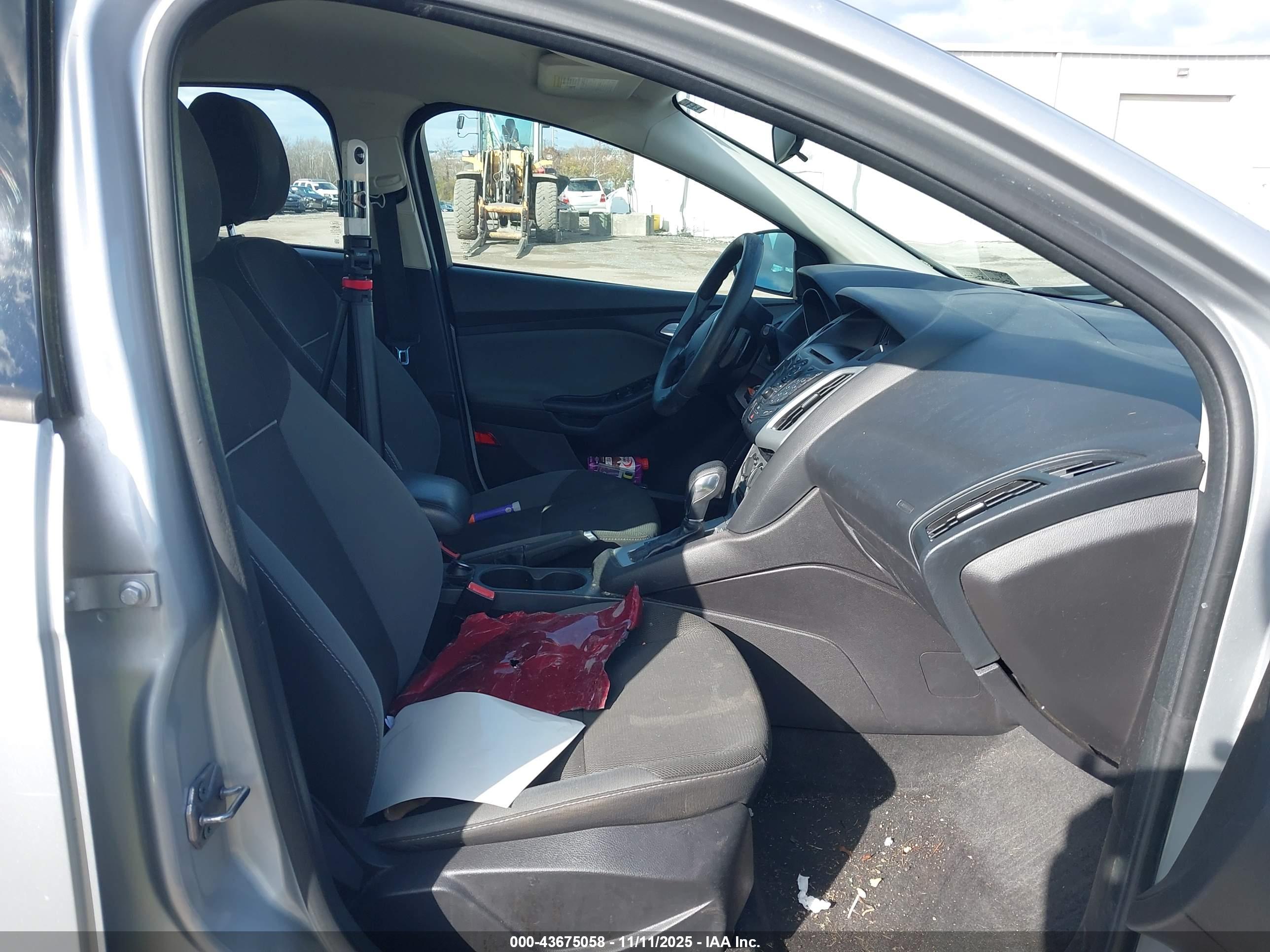 FORD FOCUS image 5
