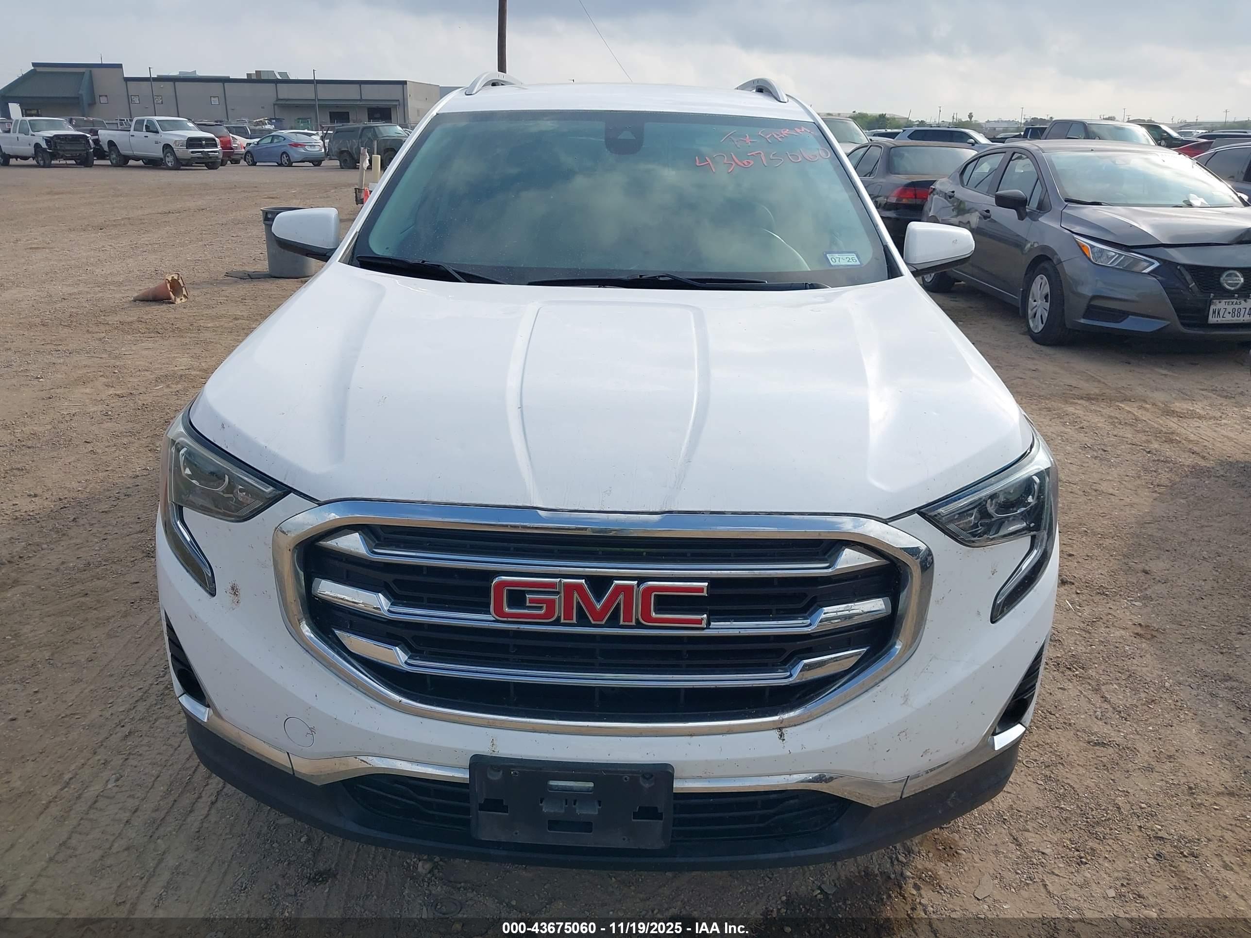 GMC TERRAIN image 6