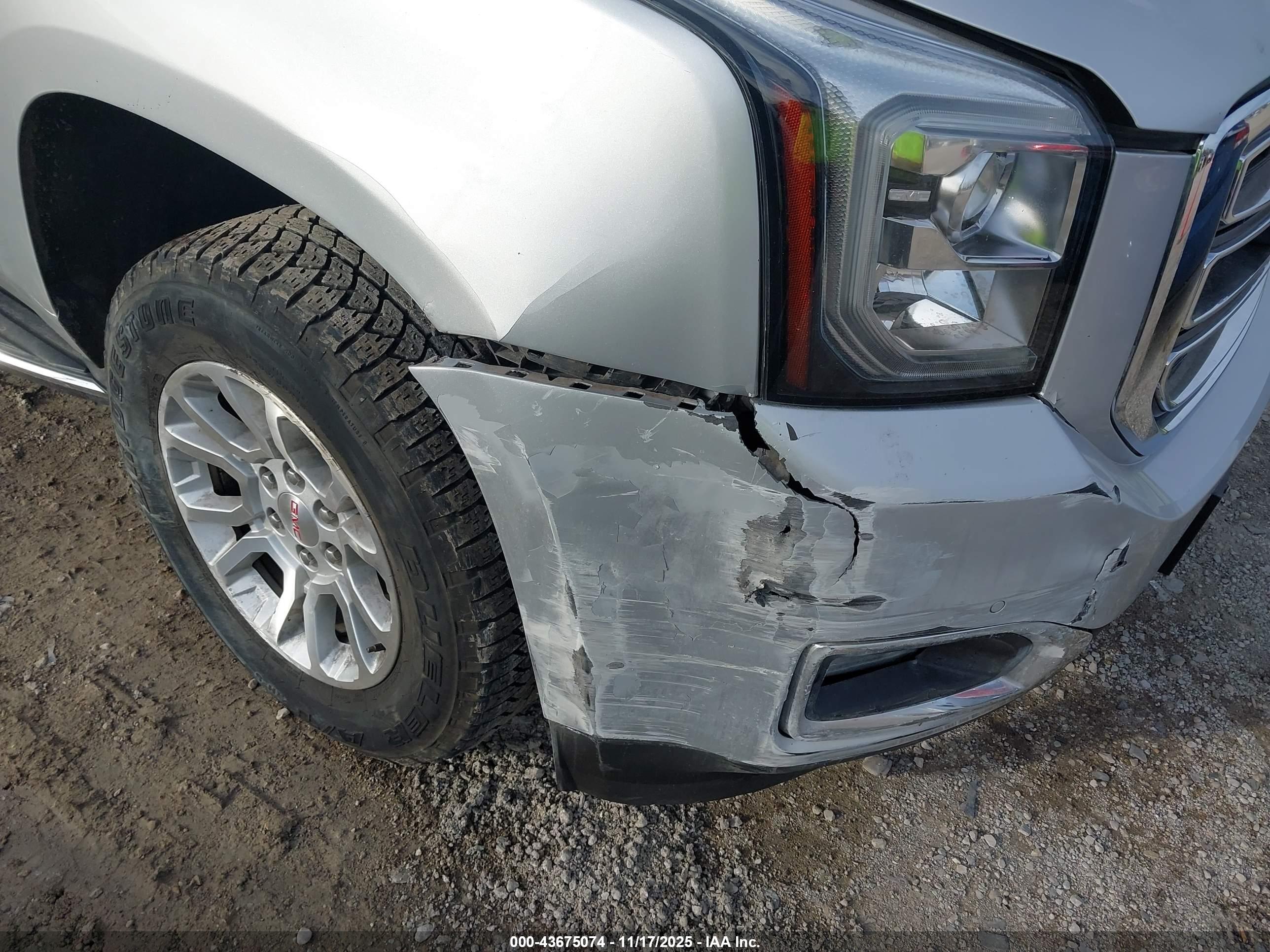 GMC YUKON image 6