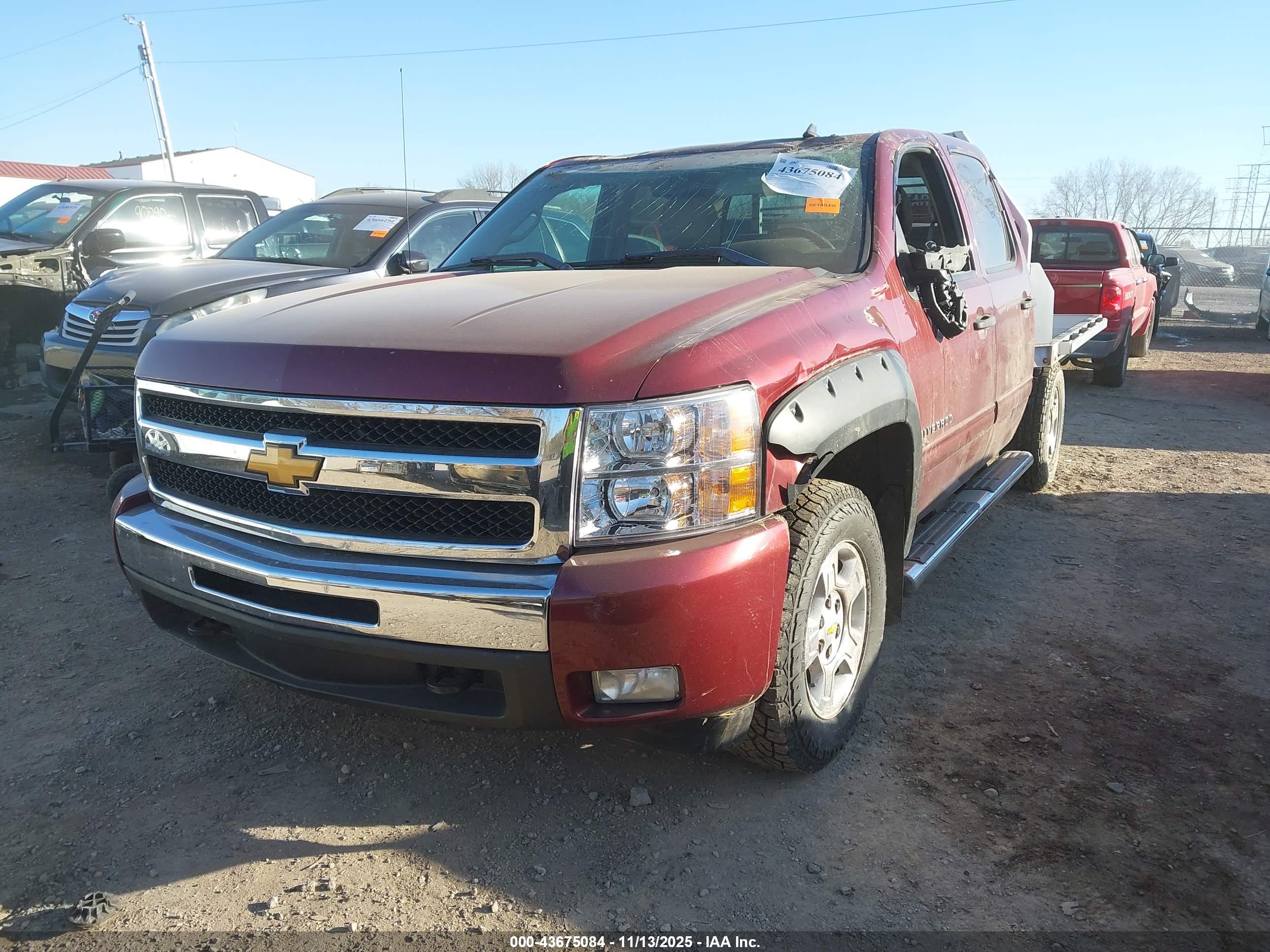 CHEVROLET SILVERADO image 2