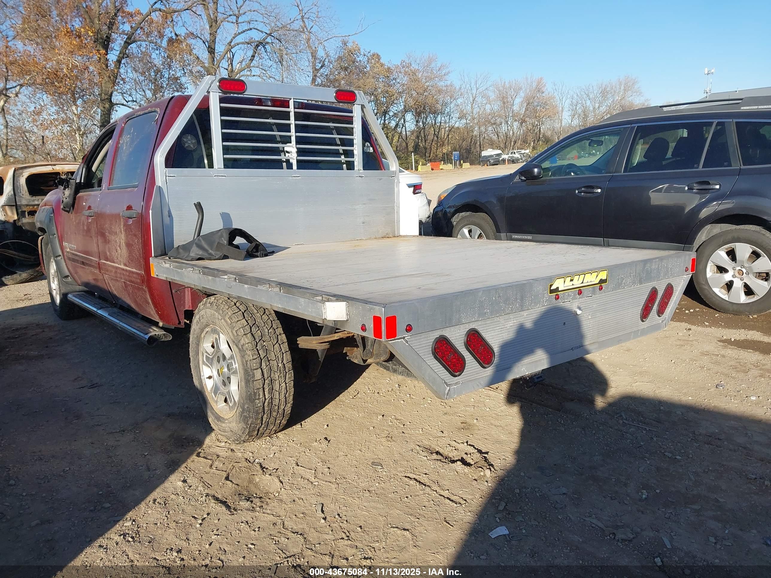 CHEVROLET SILVERADO image 3