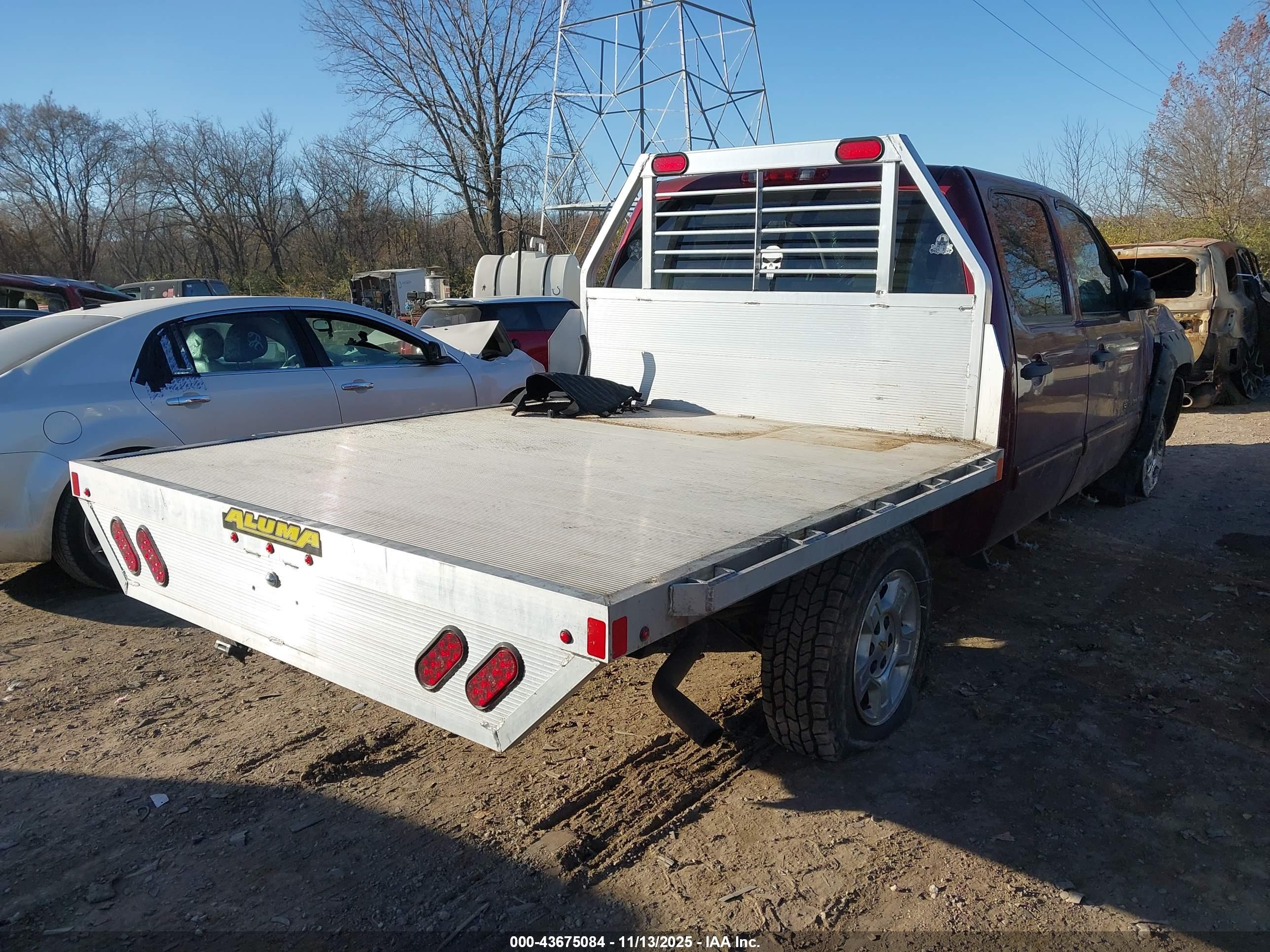 CHEVROLET SILVERADO image 4