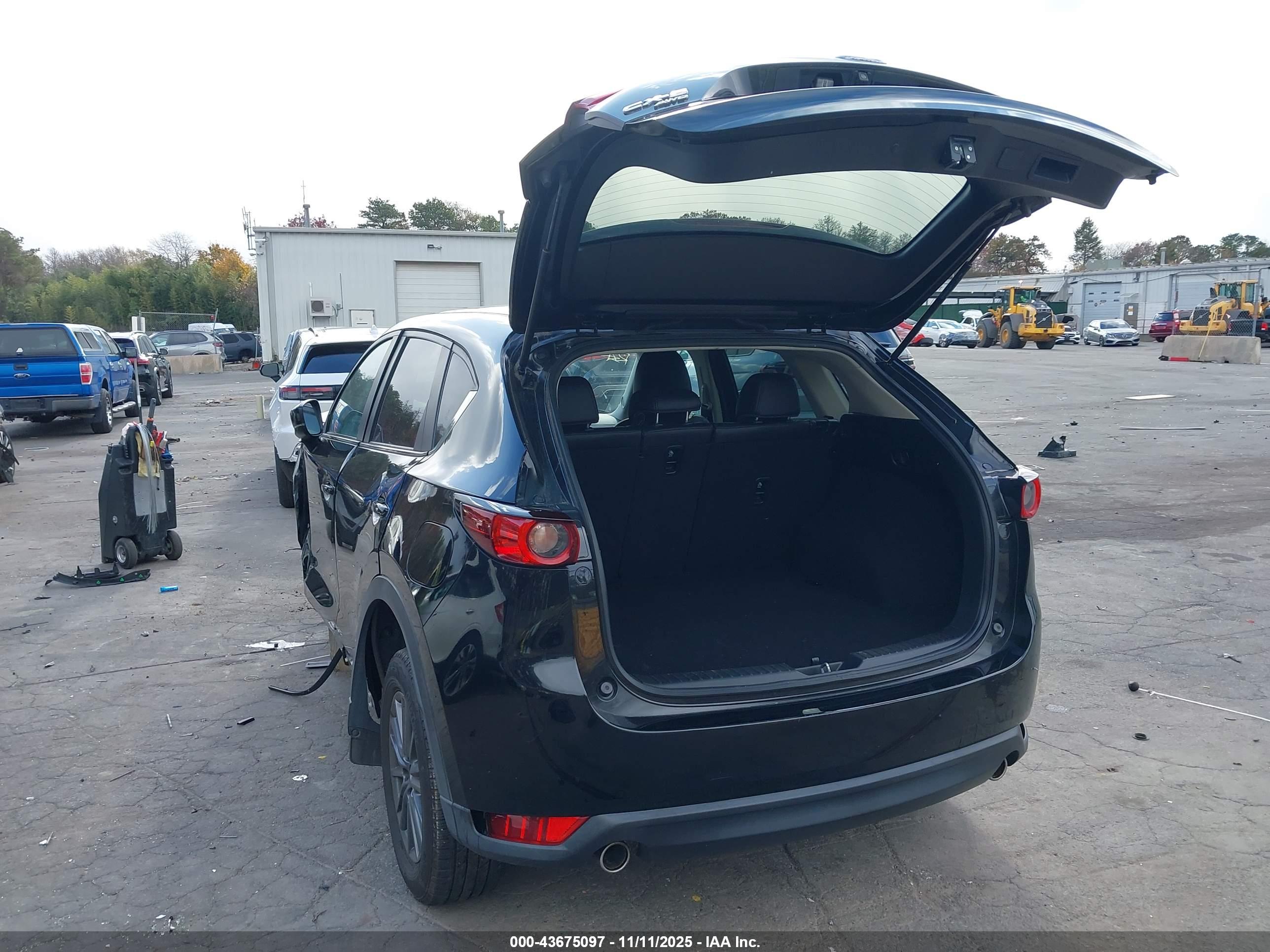 MAZDA CX-5 image 3