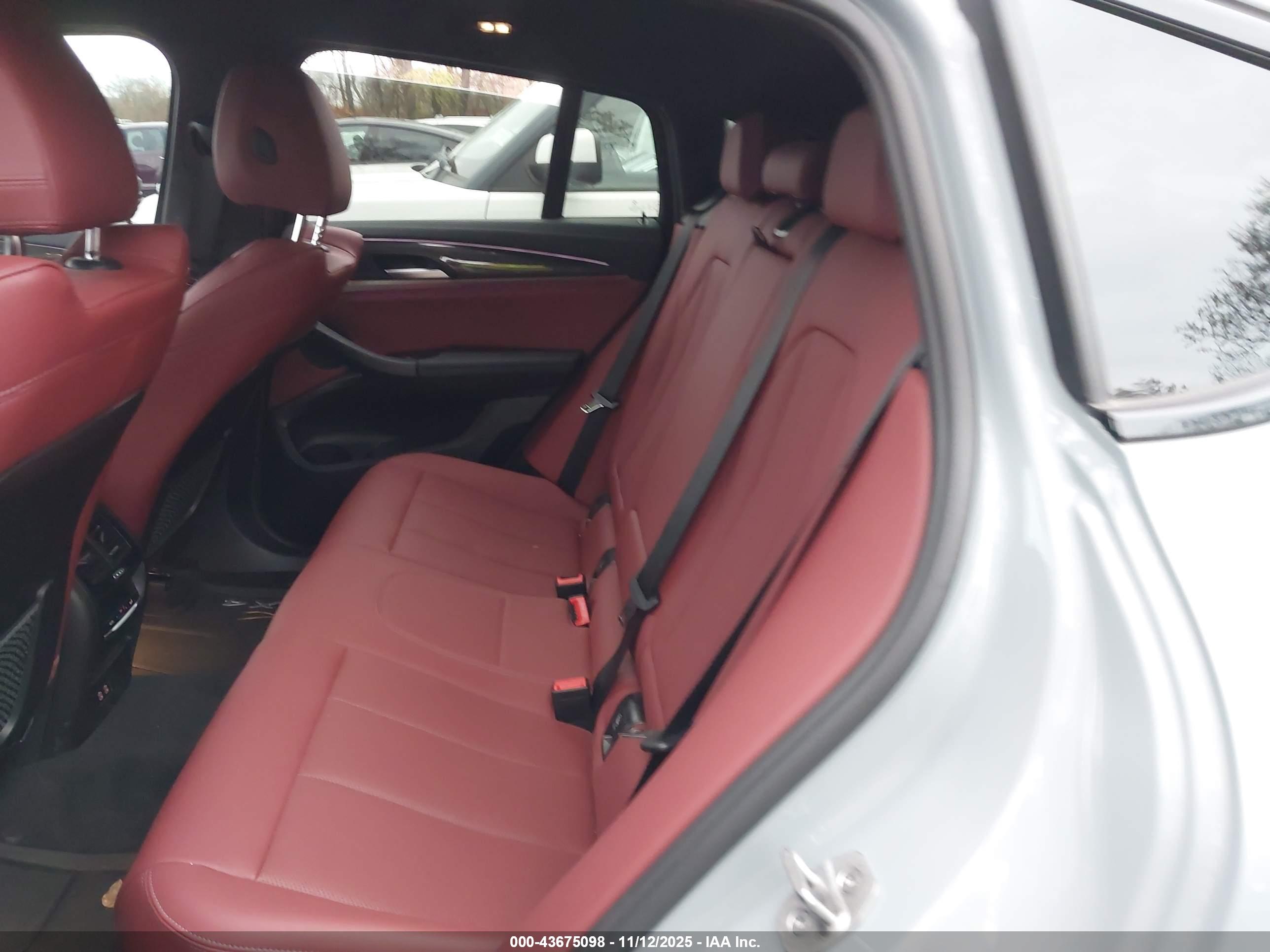 BMW X4 image 8