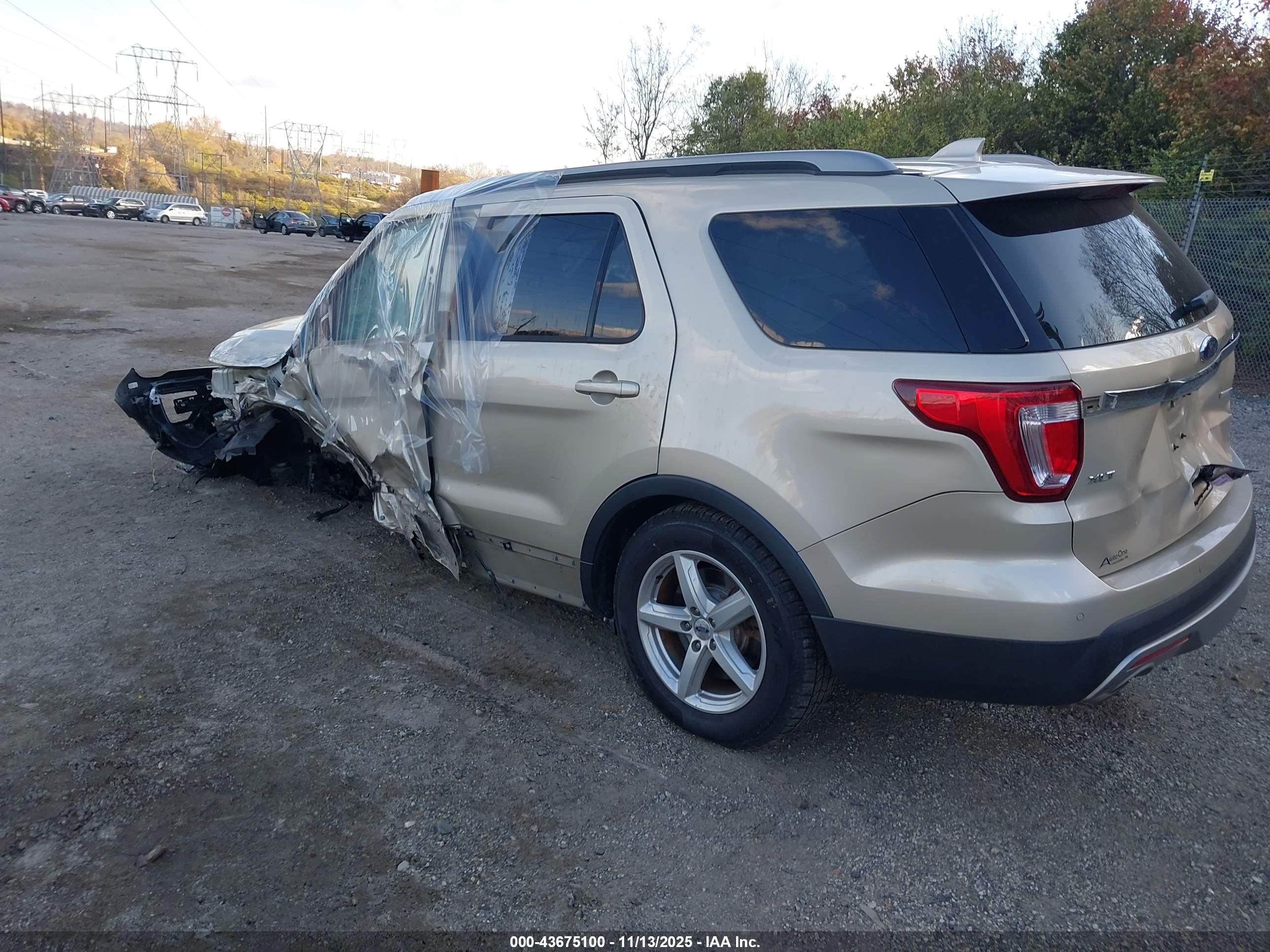 FORD EXPLORER image 3