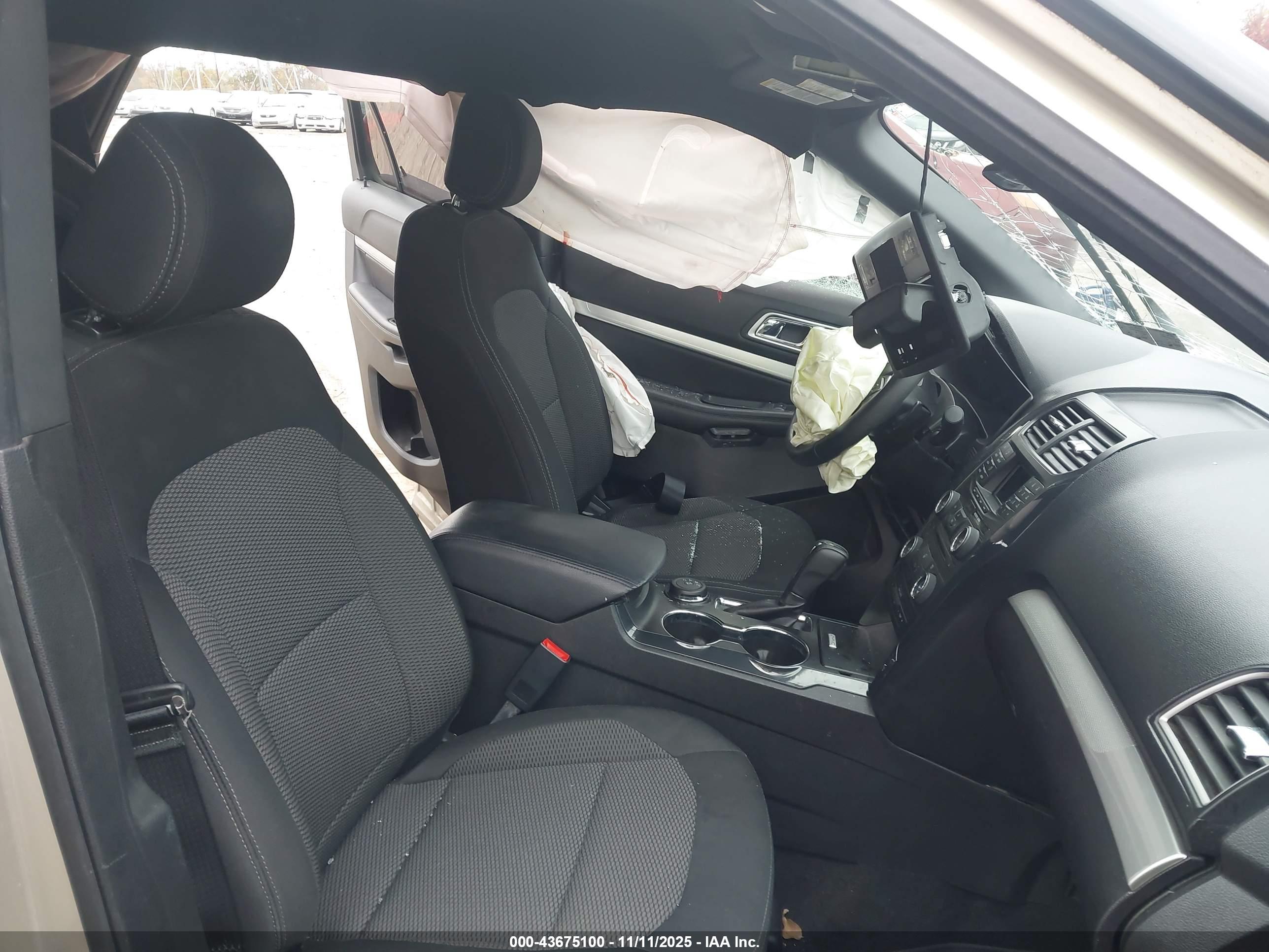 FORD EXPLORER image 5