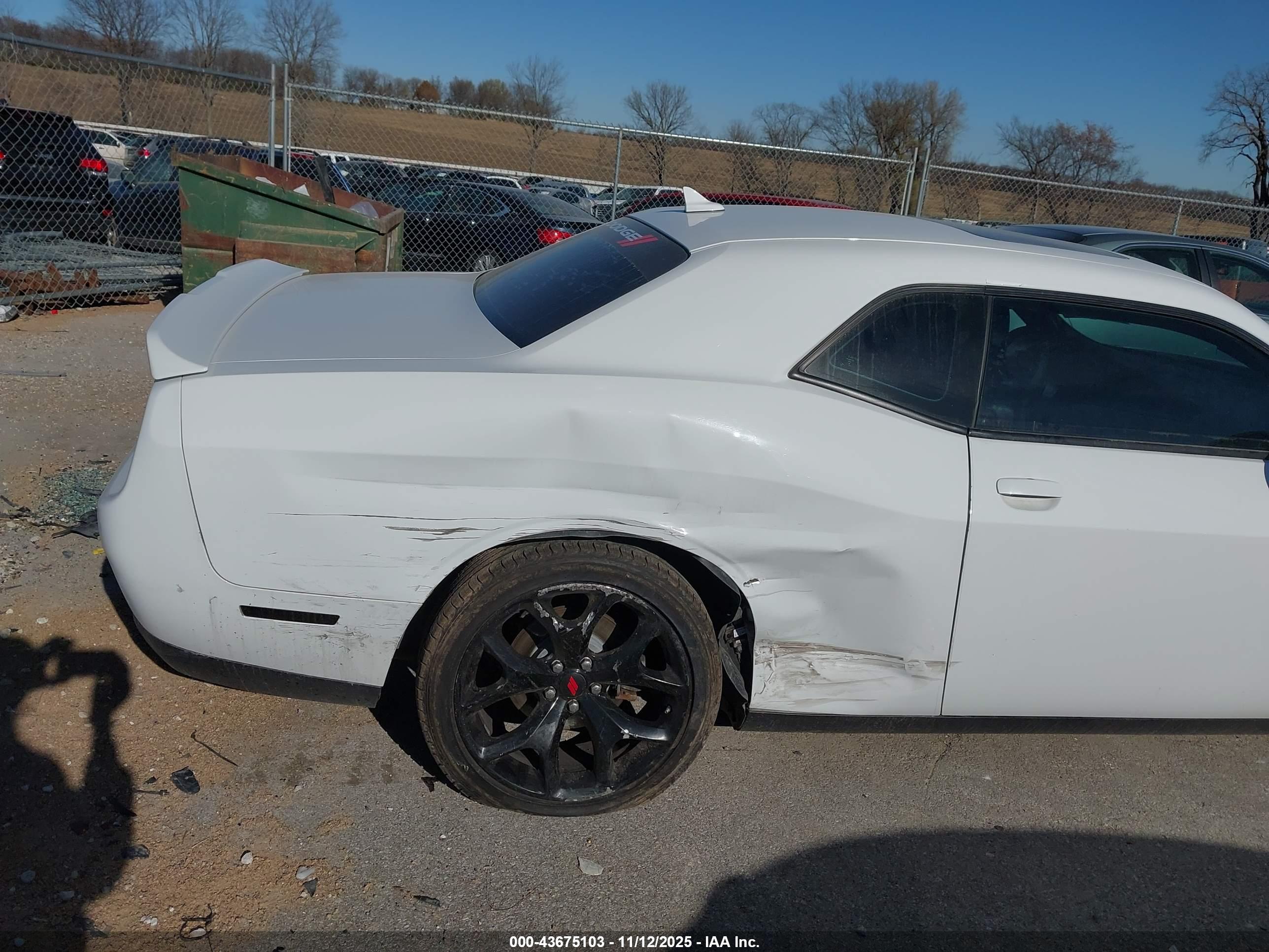 DODGE CHALLENGER image 6