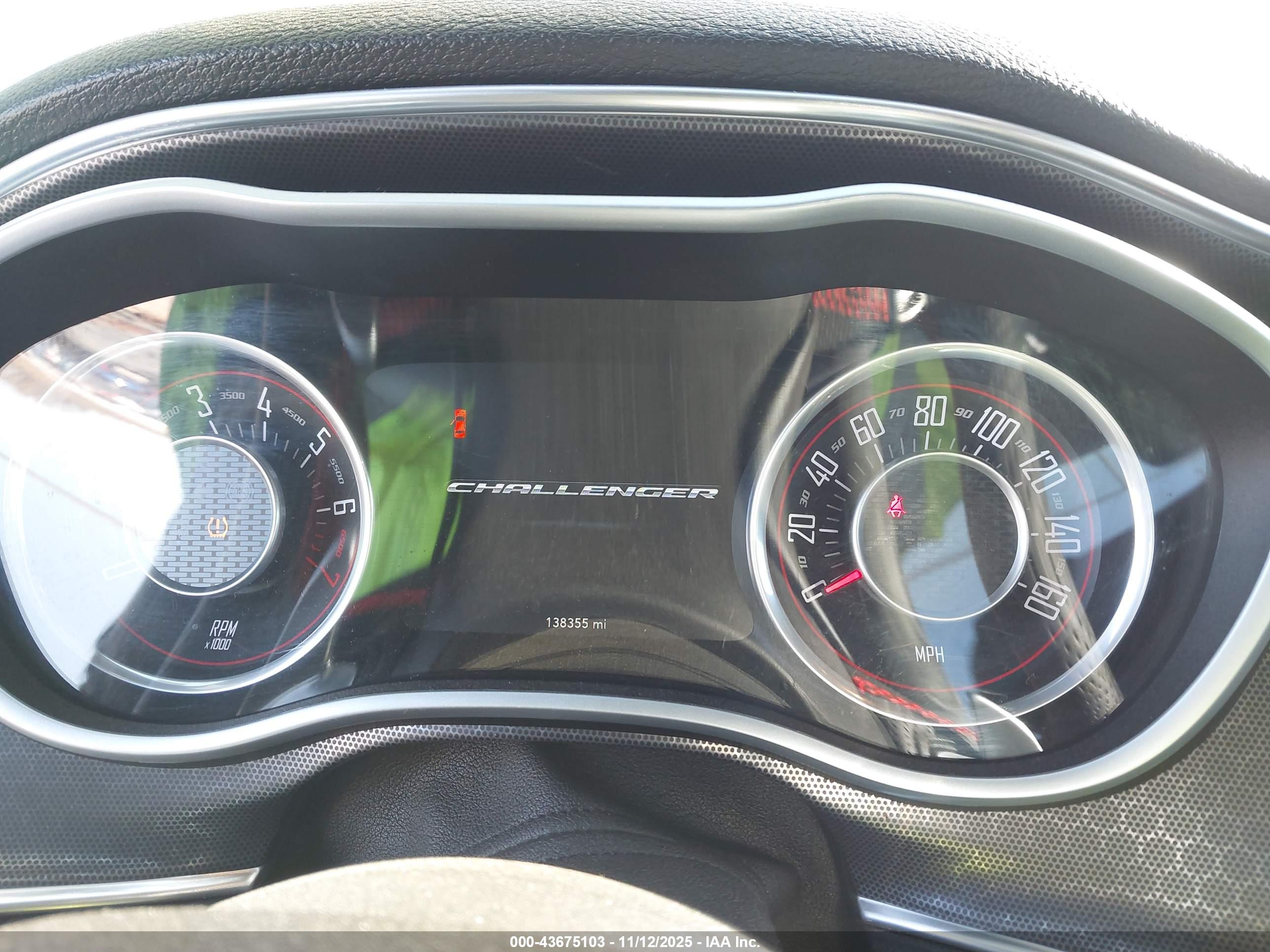 DODGE CHALLENGER image 7