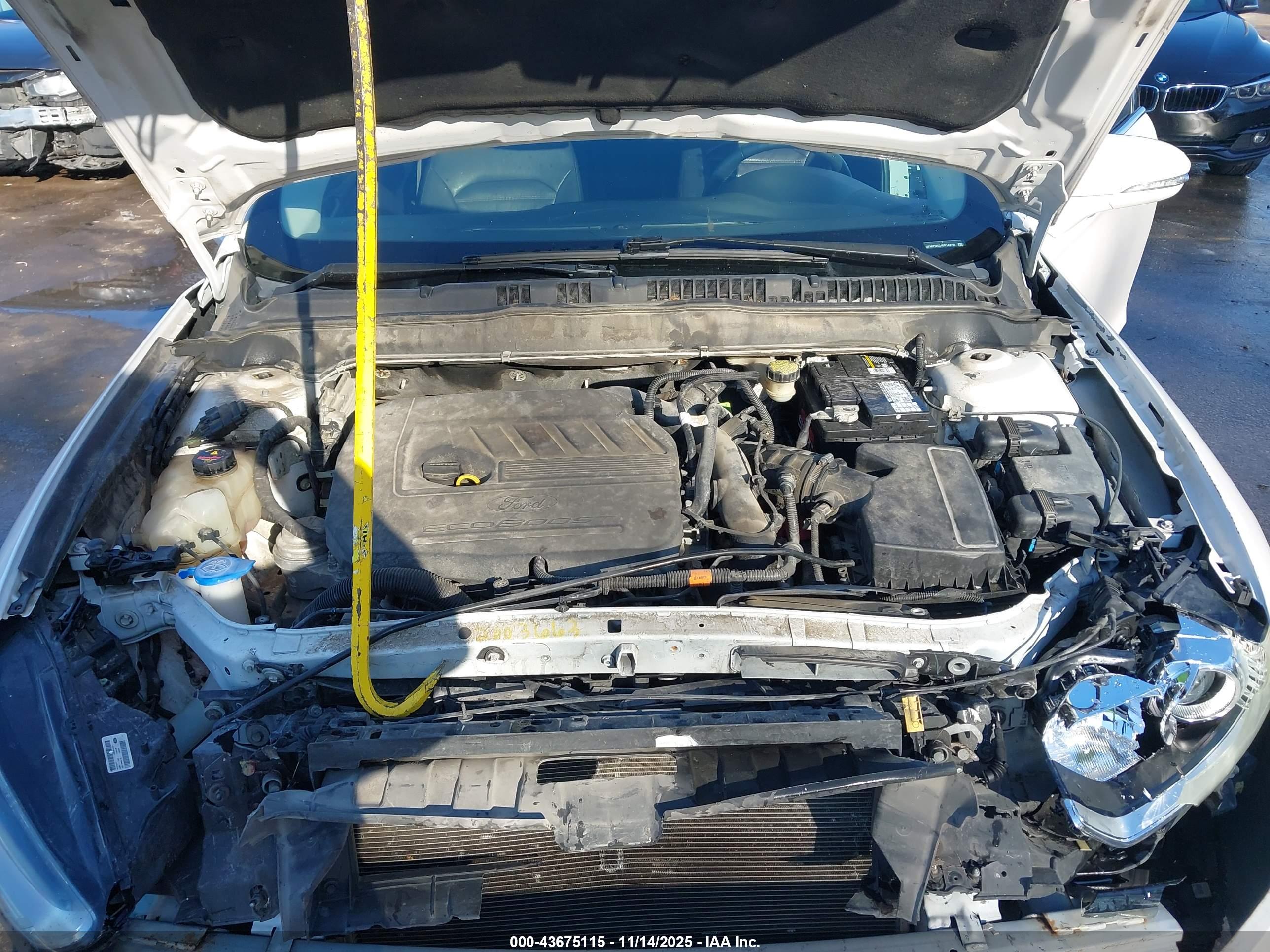 FORD FUSION image 10