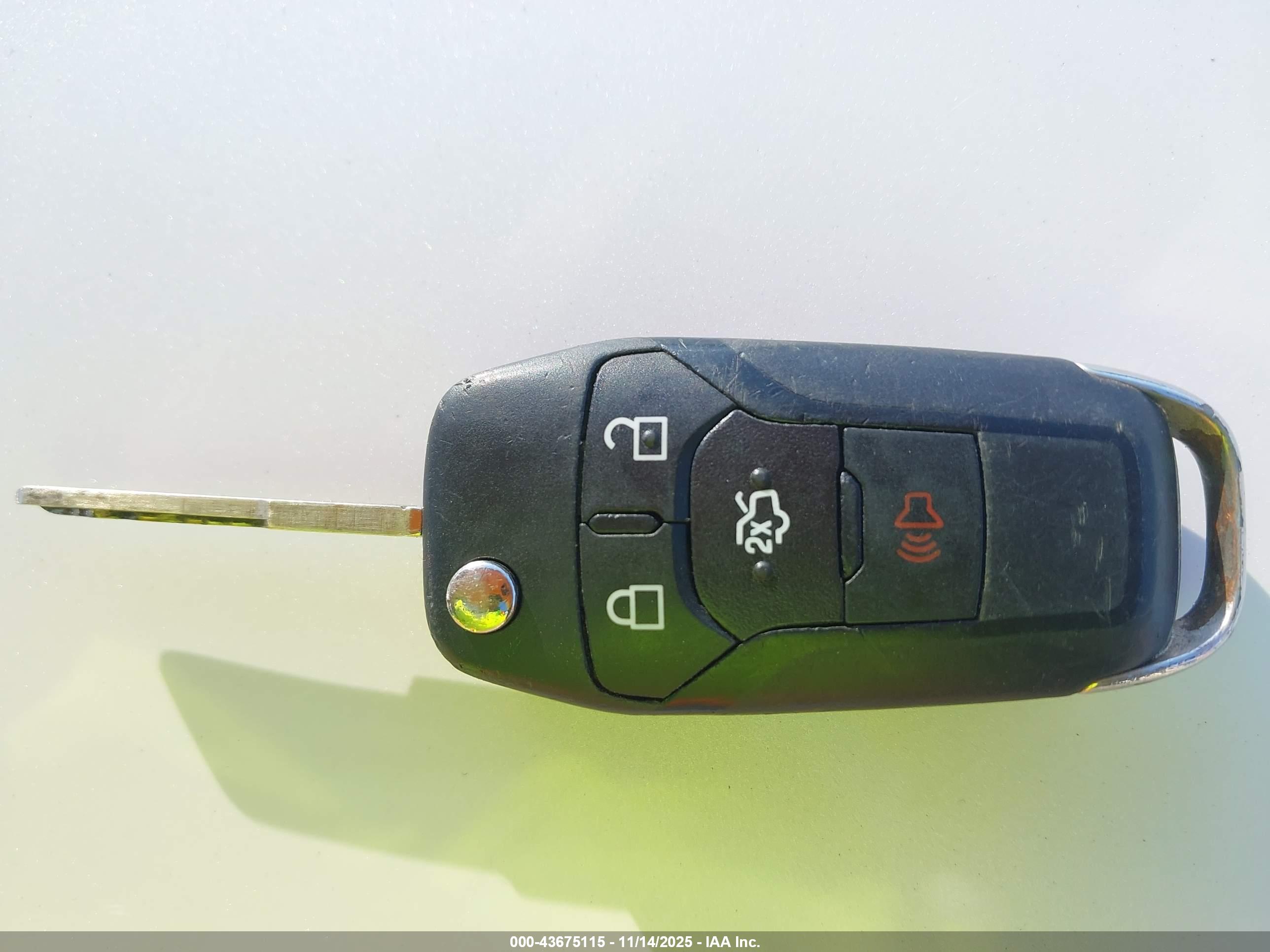 FORD FUSION image 11