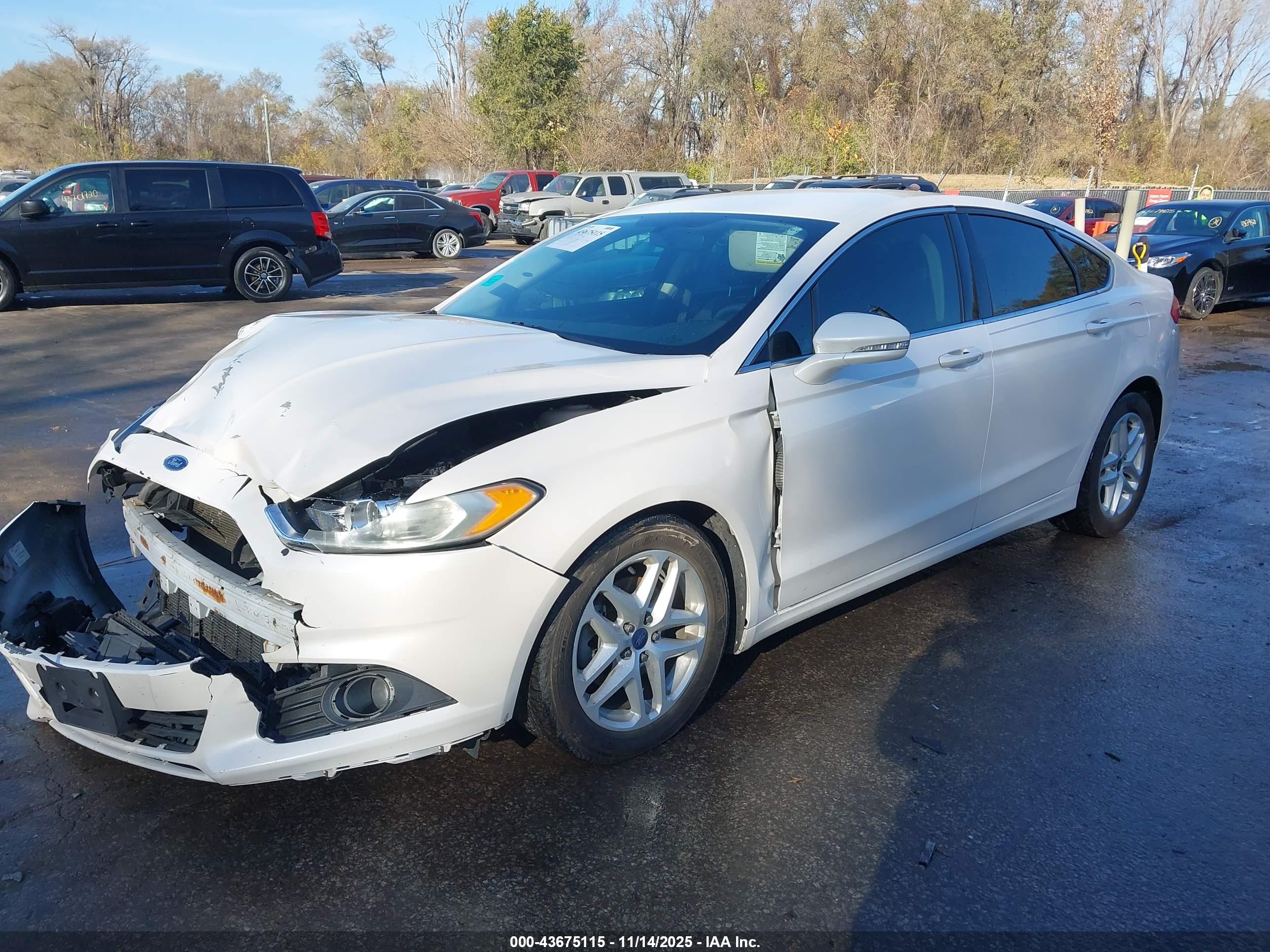 FORD FUSION image 2