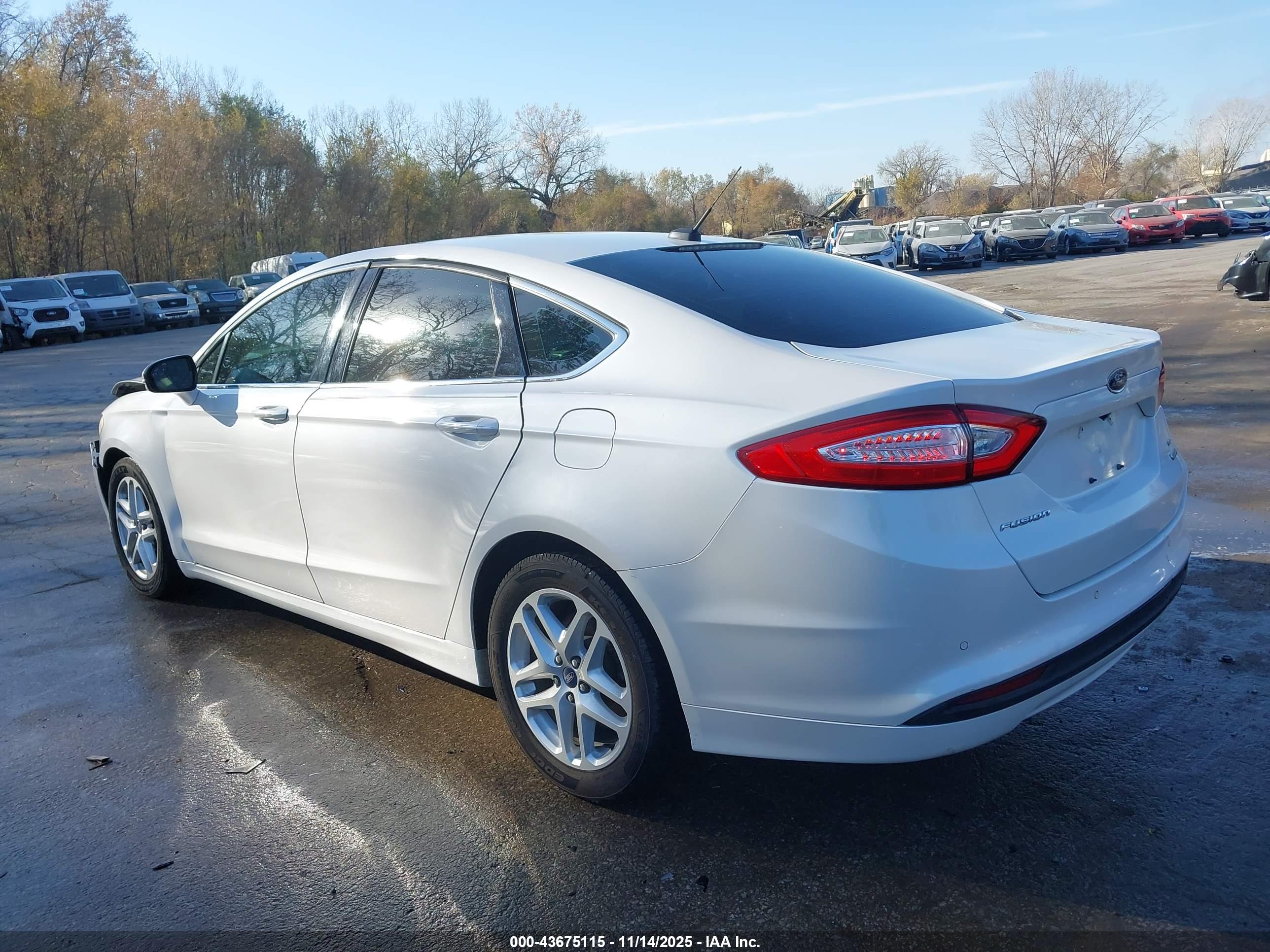 FORD FUSION image 3