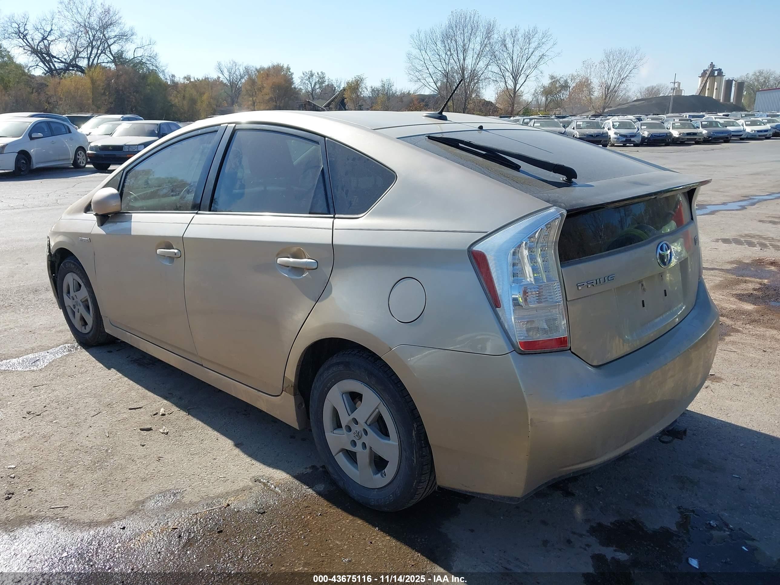 TOYOTA PRIUS image 3