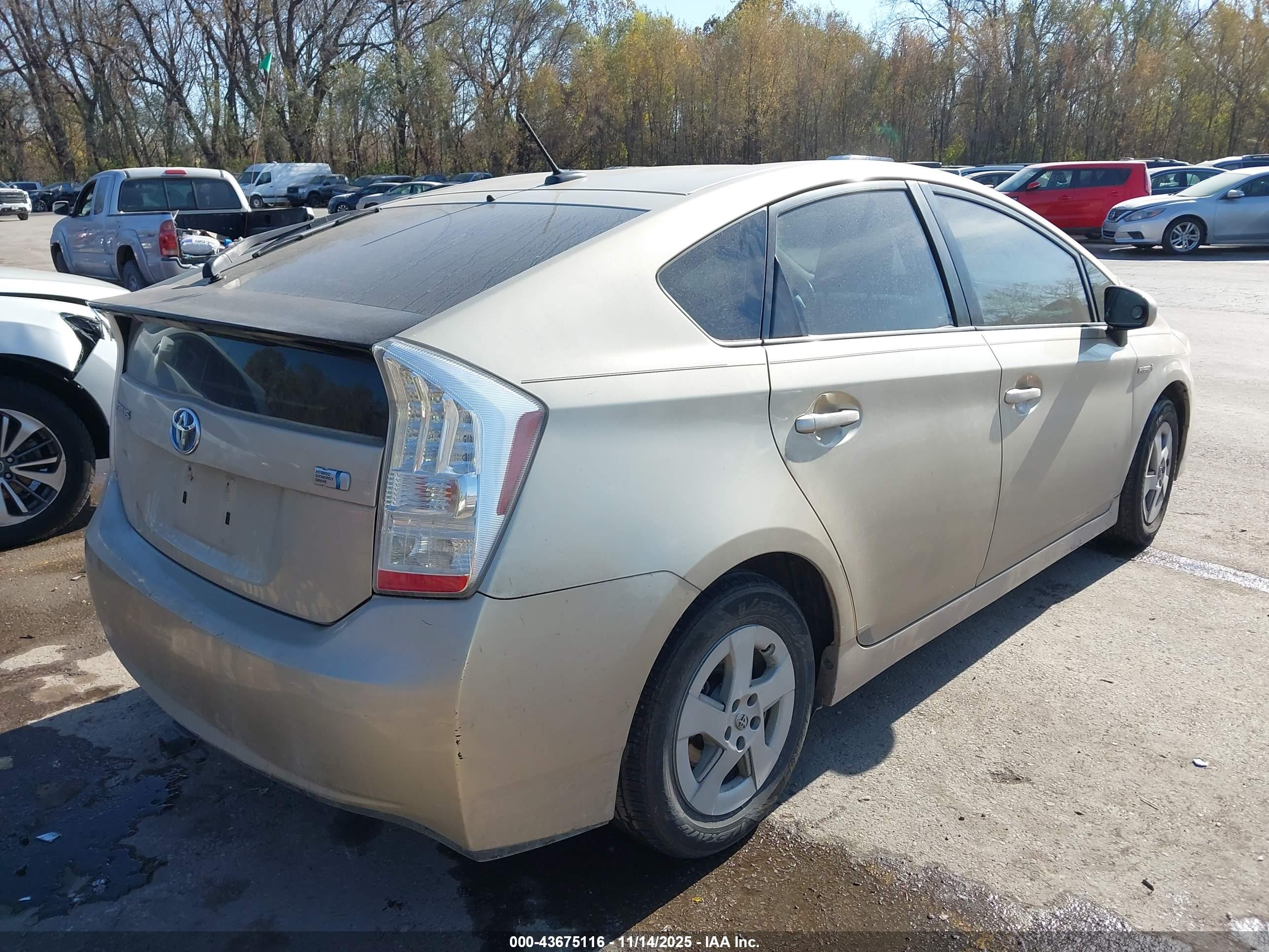 TOYOTA PRIUS image 4