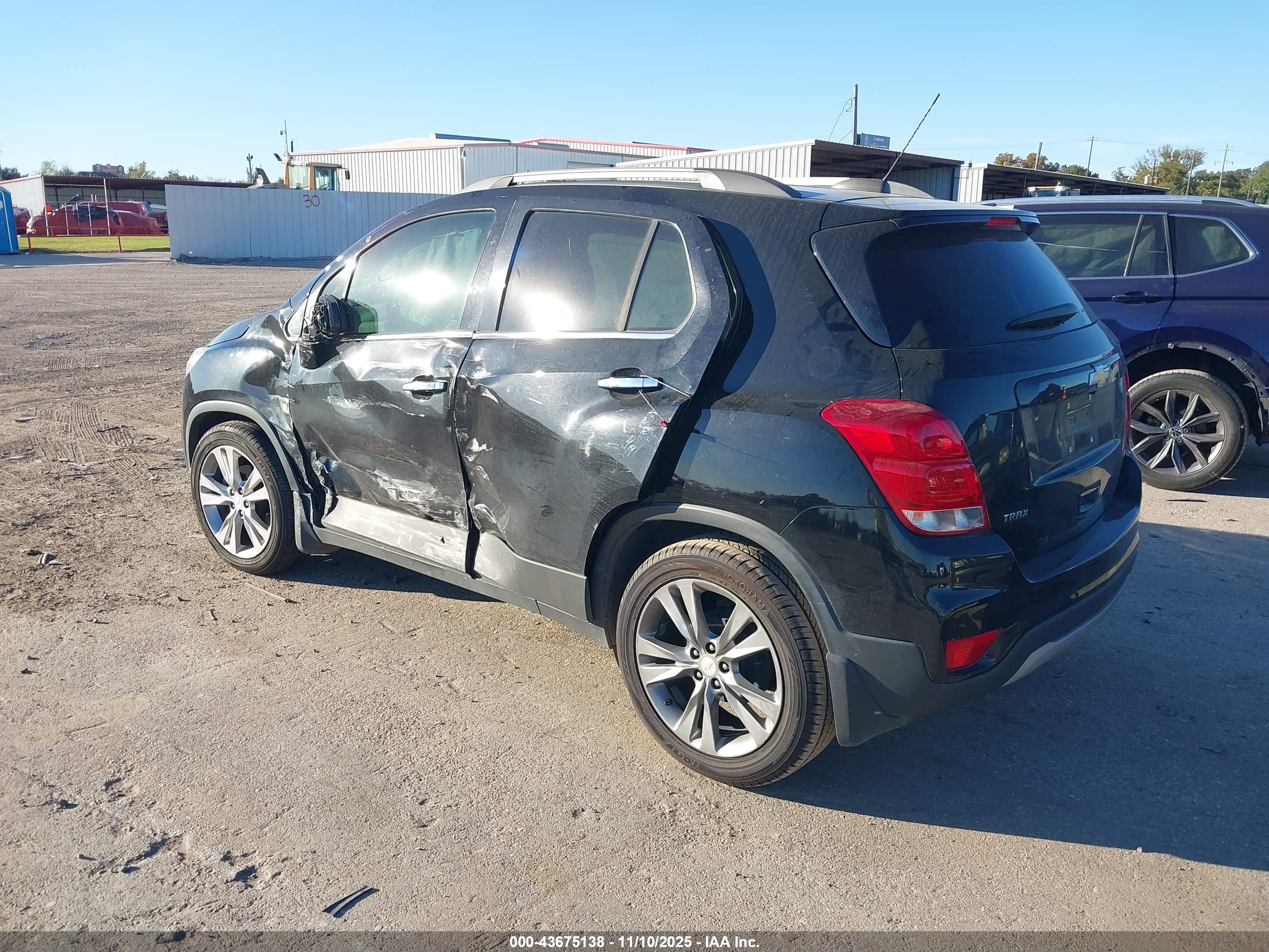 CHEVROLET TRAX image 3