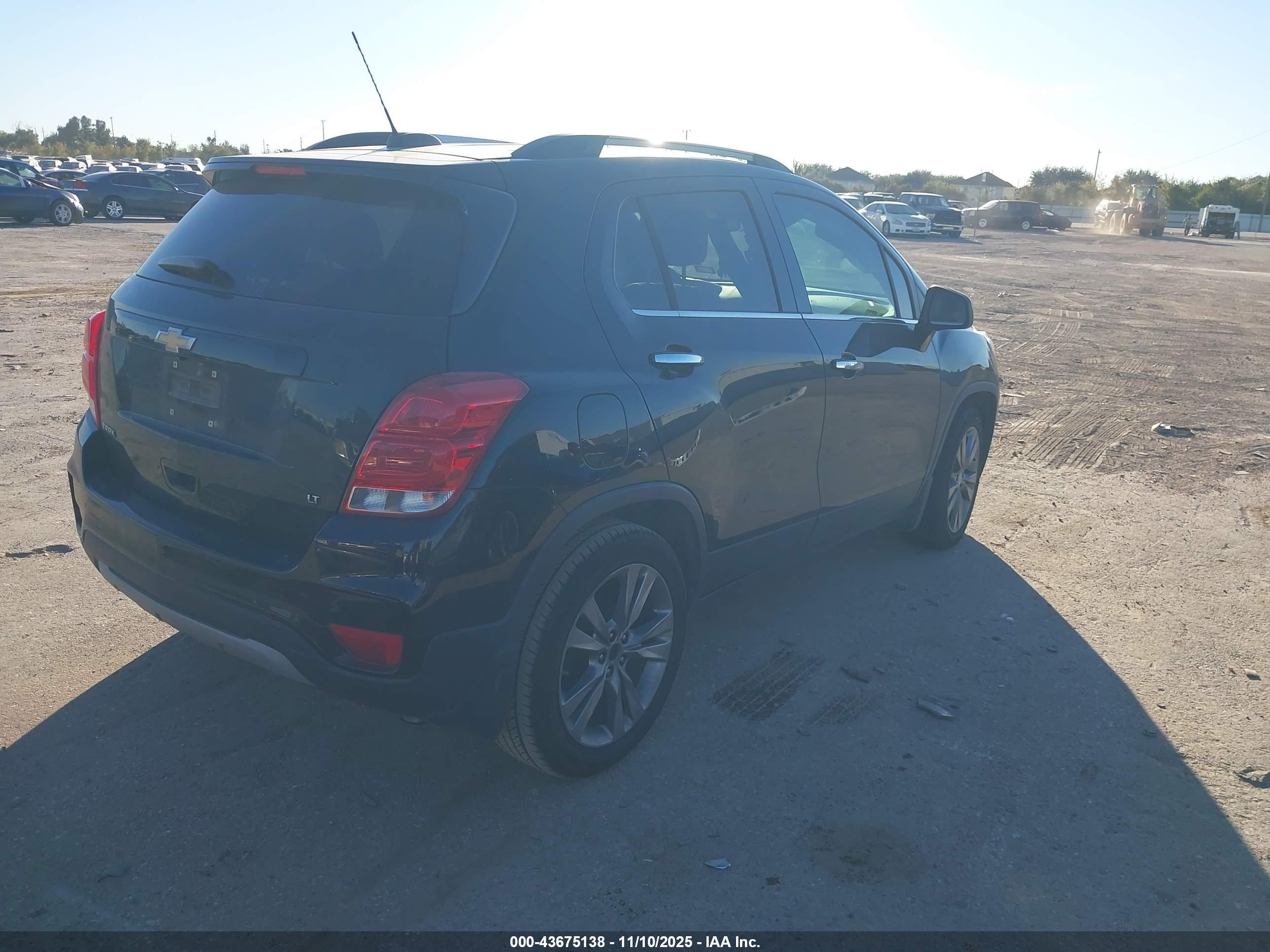 CHEVROLET TRAX image 4