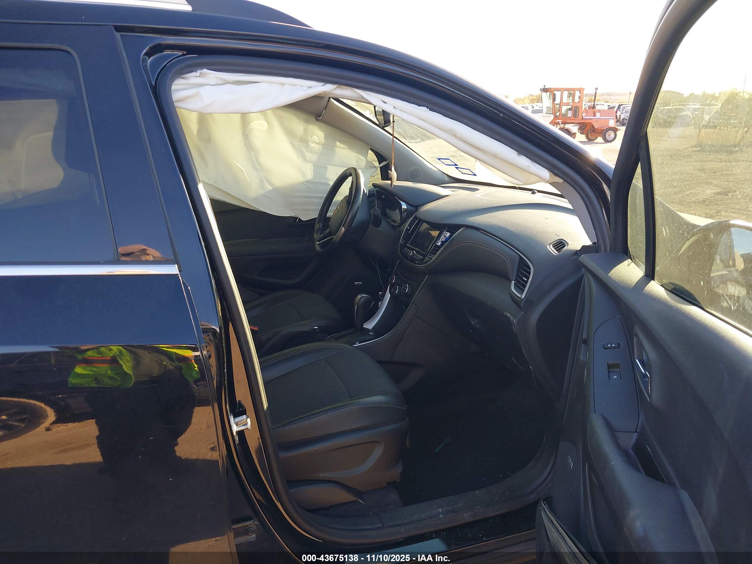 CHEVROLET TRAX image 5
