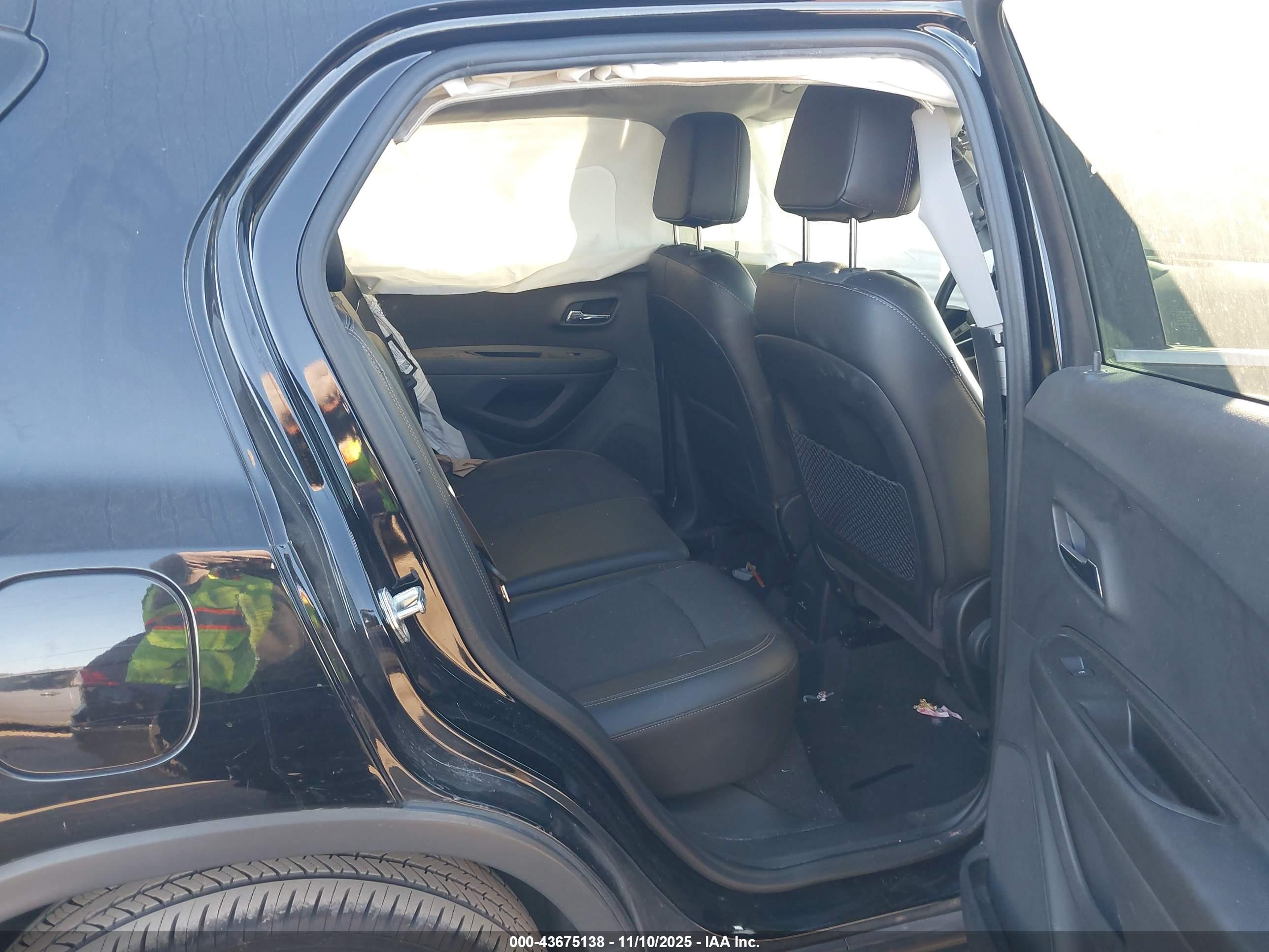 CHEVROLET TRAX image 8