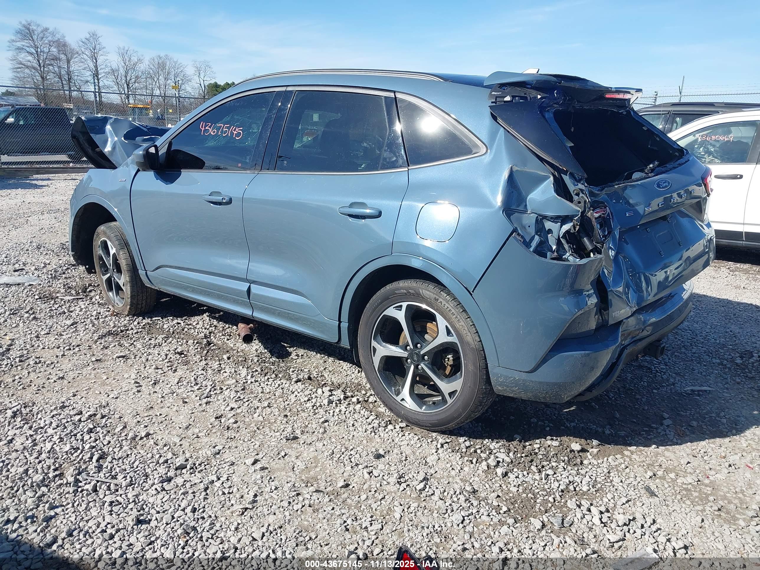 FORD ESCAPE image 3