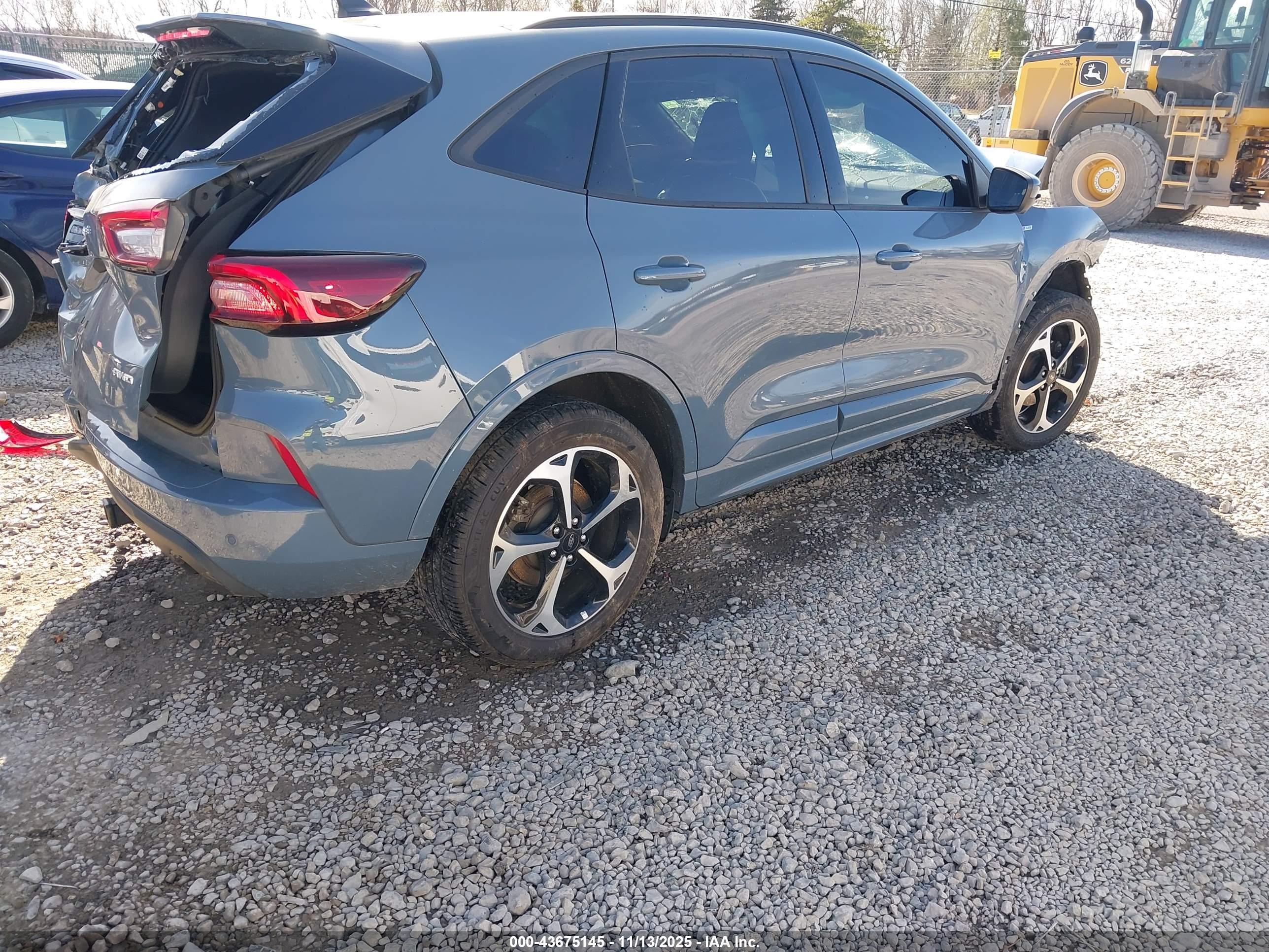 FORD ESCAPE image 4