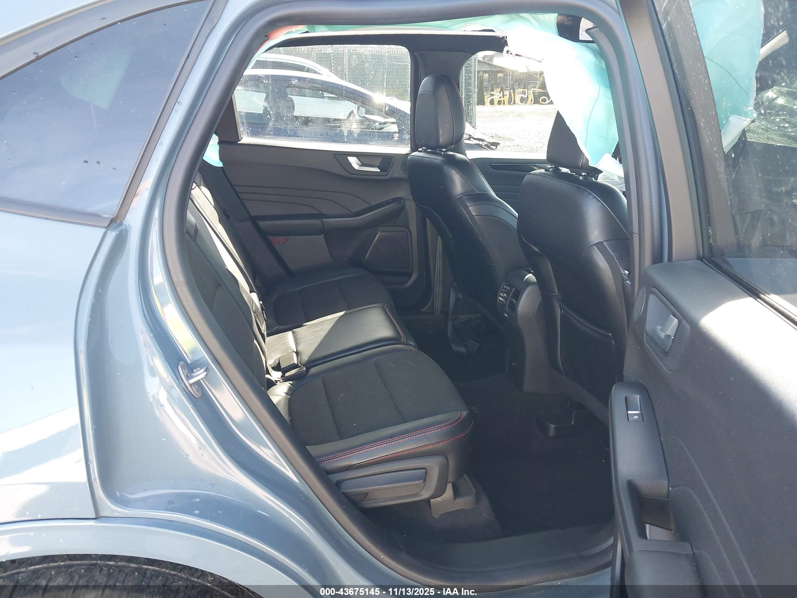 FORD ESCAPE image 8
