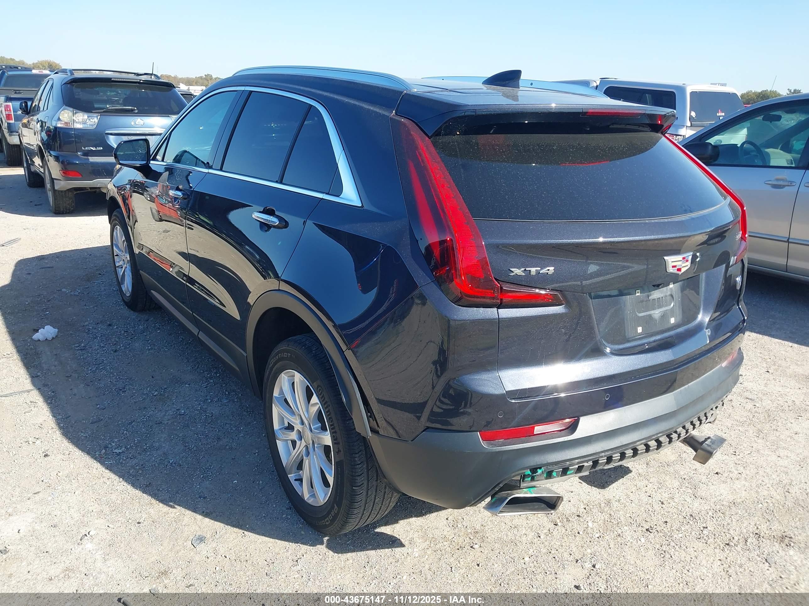 CADILLAC XT4 image 3
