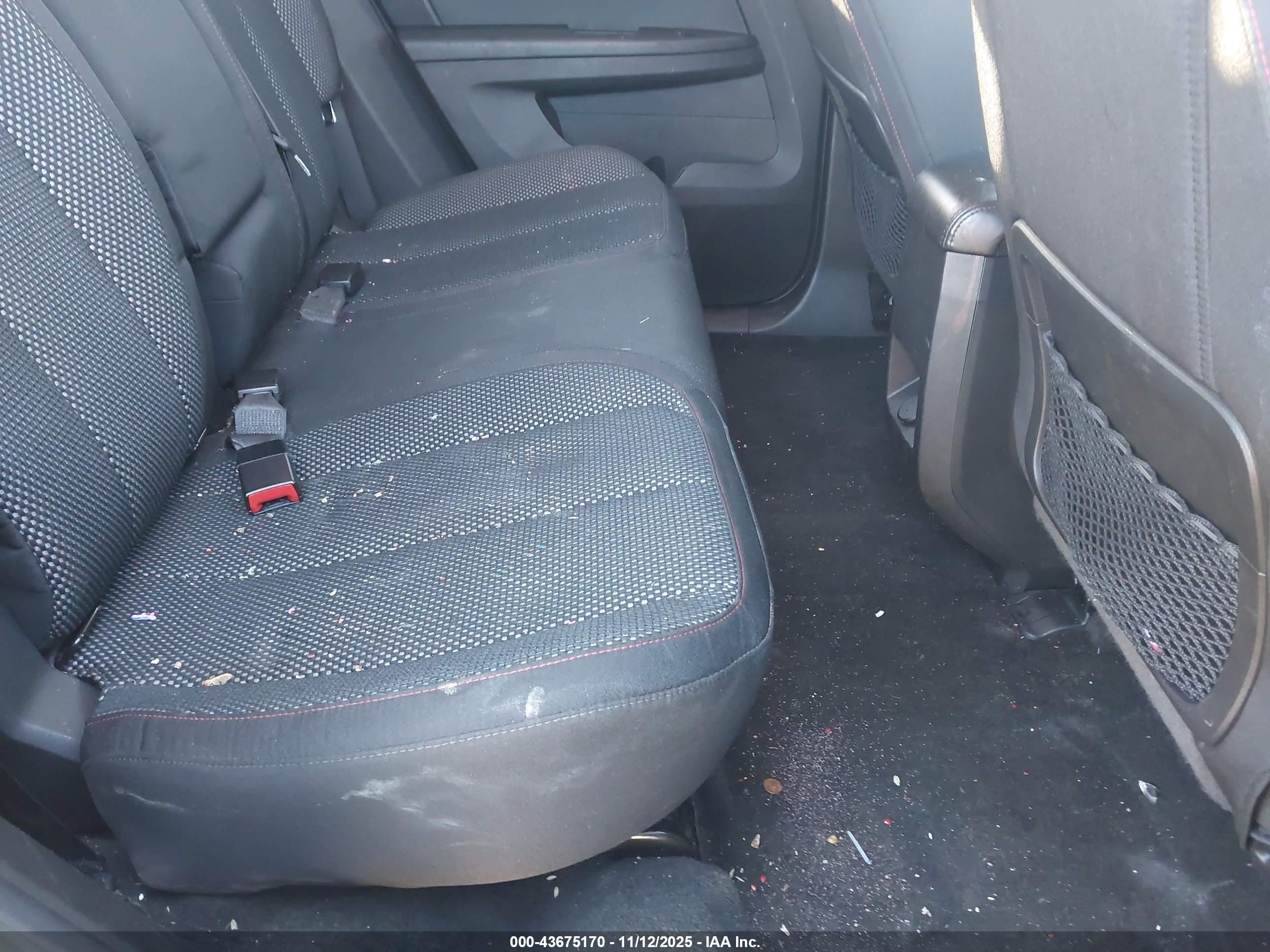 CHEVROLET EQUINOX image 8