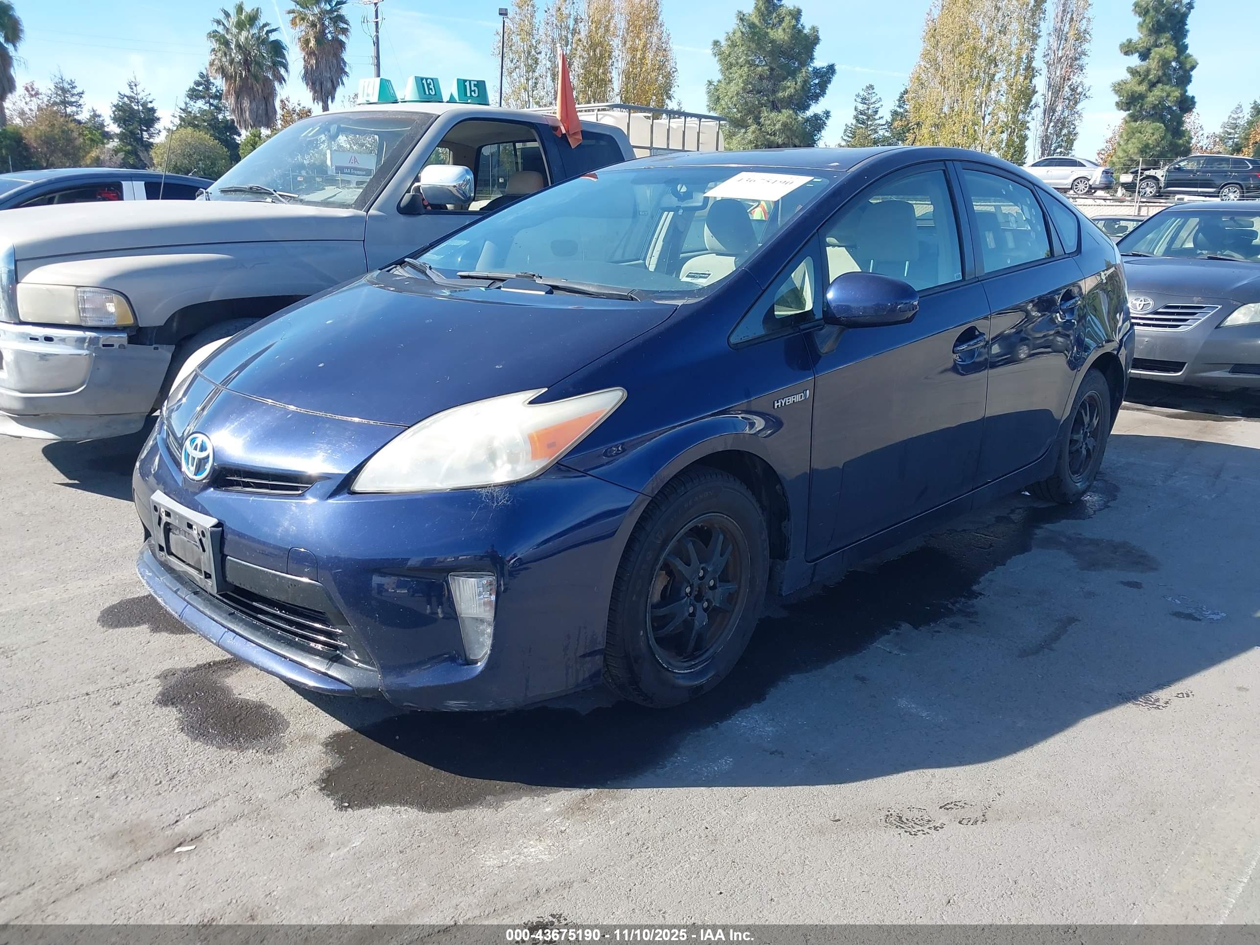 TOYOTA PRIUS image 2