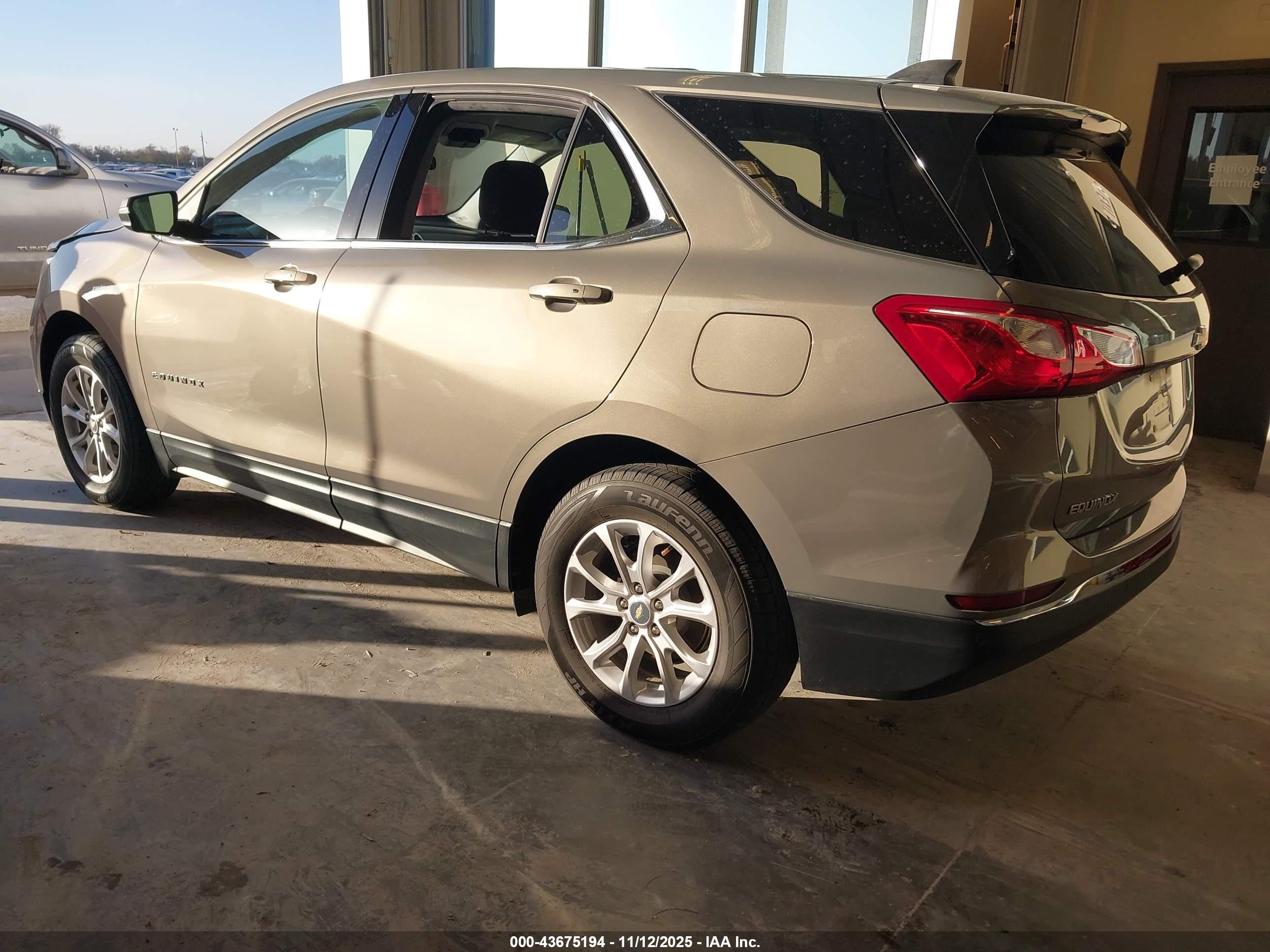CHEVROLET EQUINOX image 3